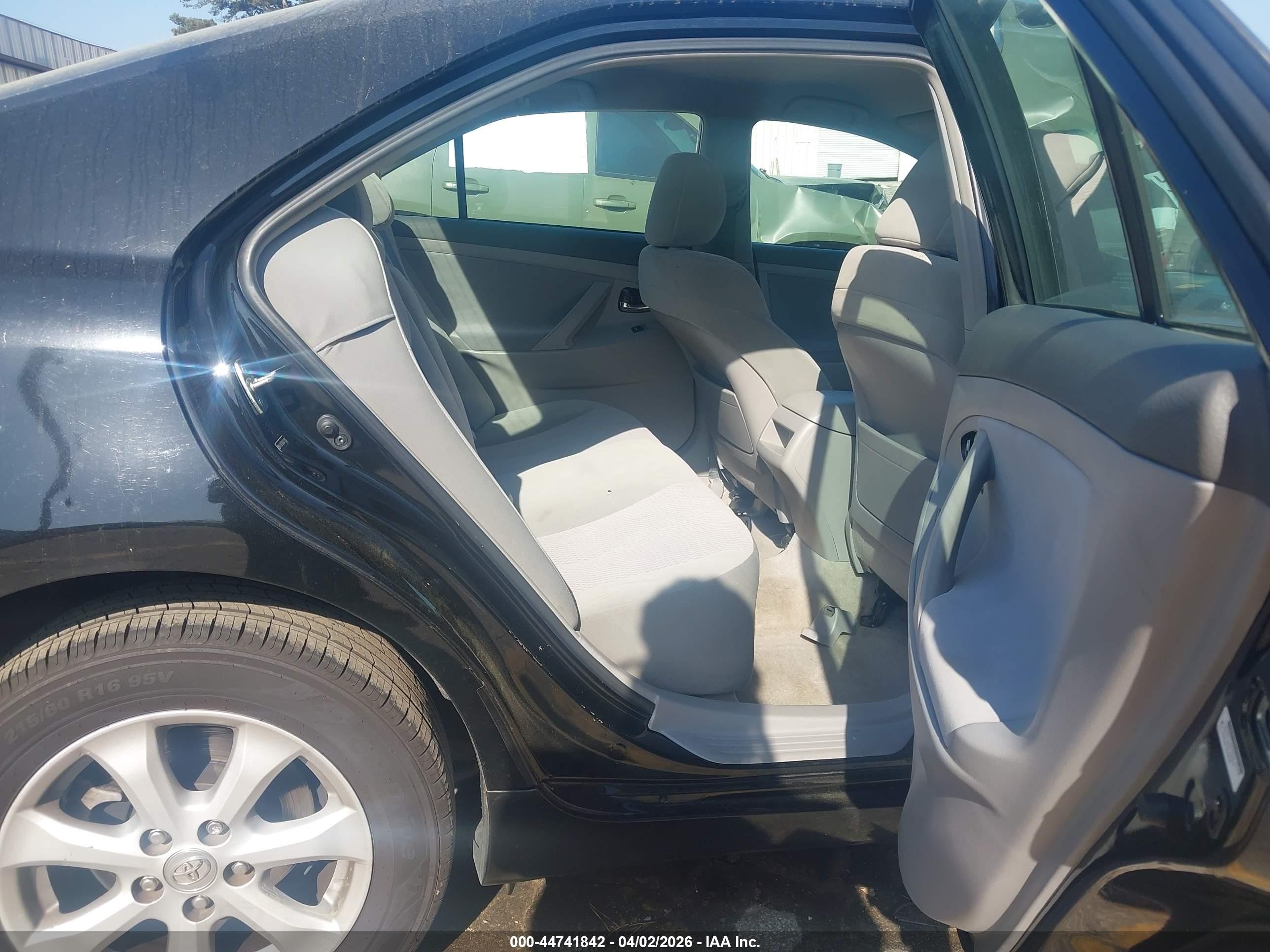 2010 Toyota Camry Le Black vin: 4T1BF3EKXAU113902