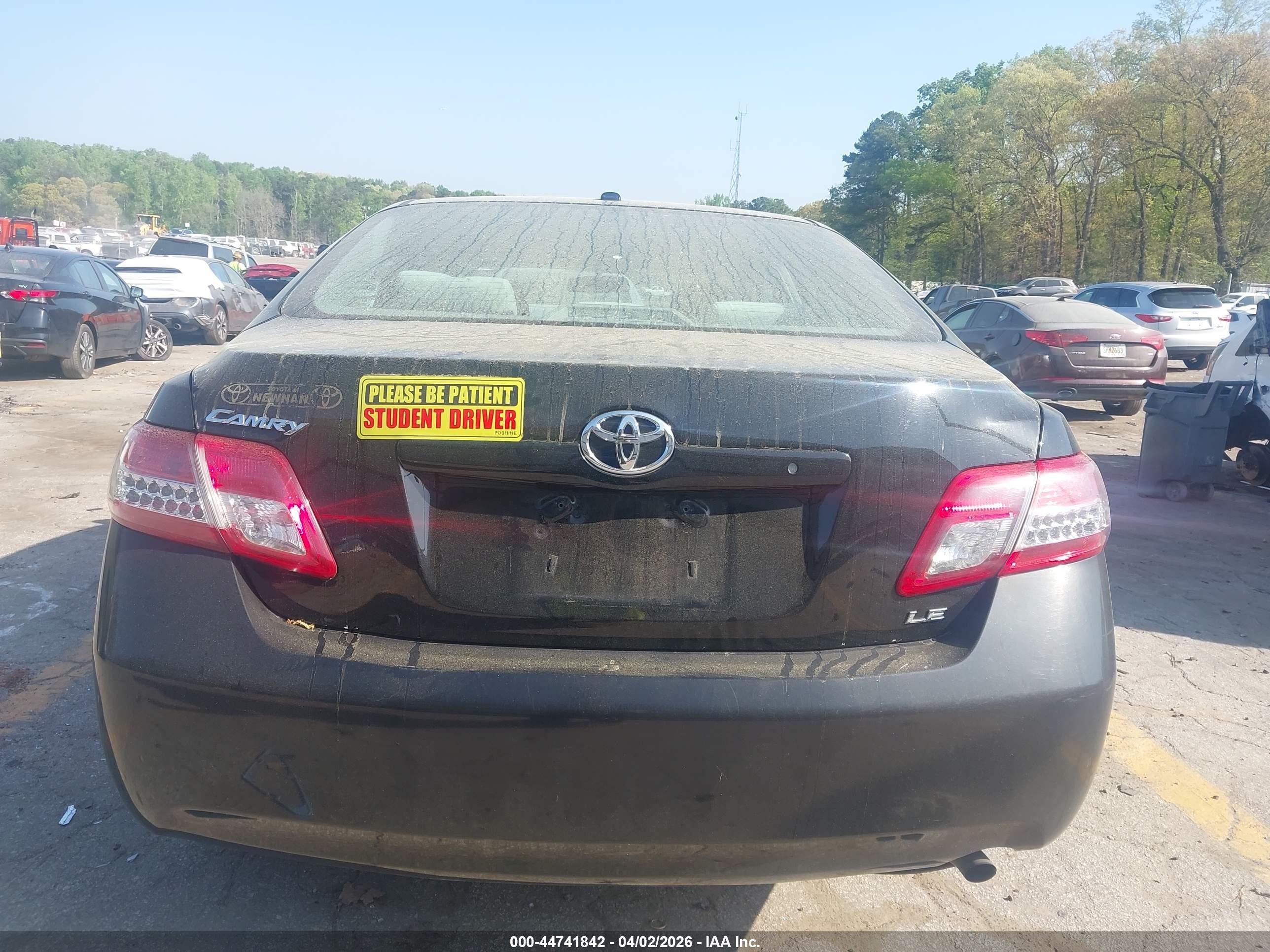 2010 Toyota Camry Le Black vin: 4T1BF3EKXAU113902