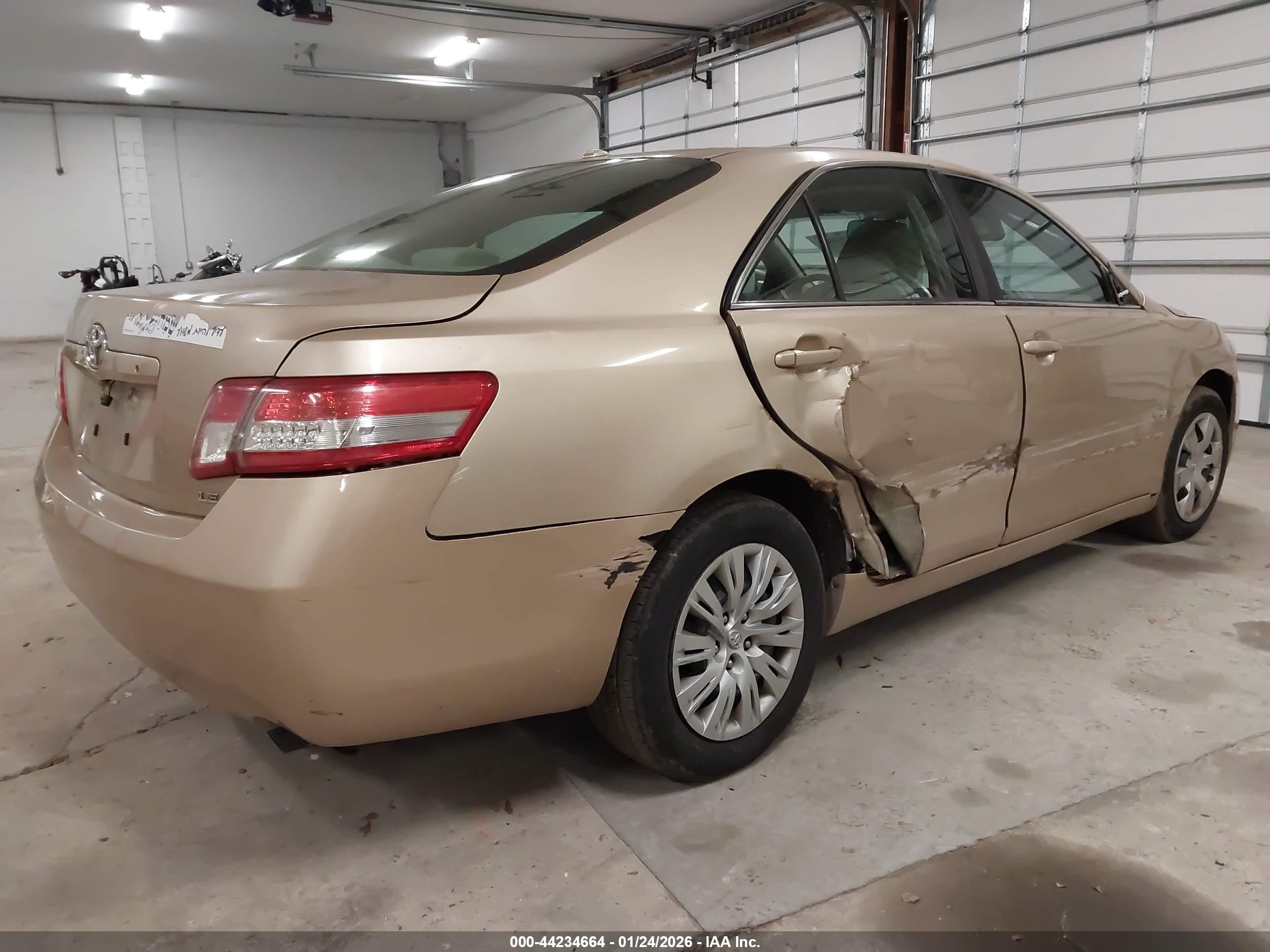 2010 Toyota Camry Le Tan vin: 4T1BF3EKXAU115200