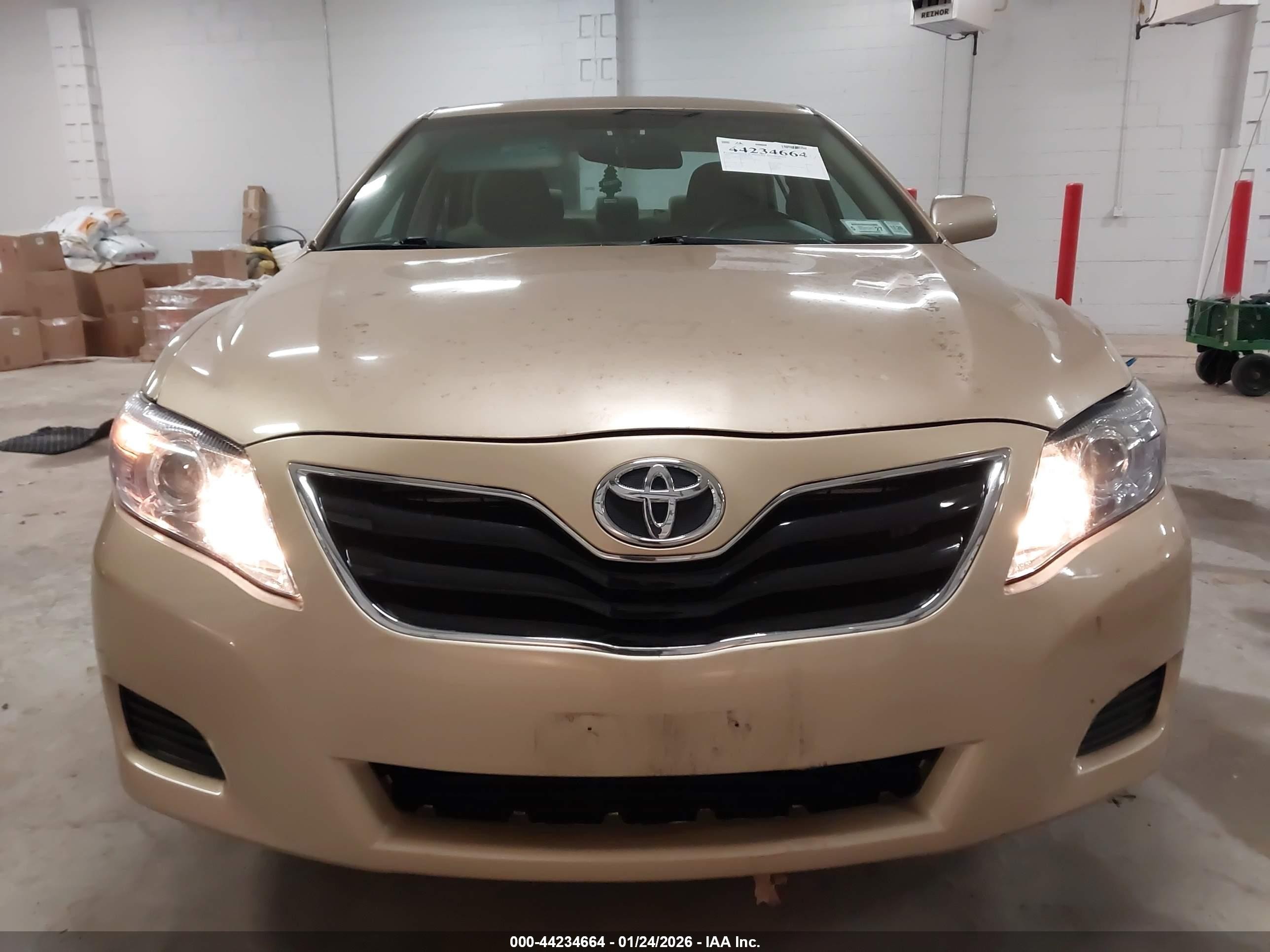 2010 Toyota Camry Le Tan vin: 4T1BF3EKXAU115200