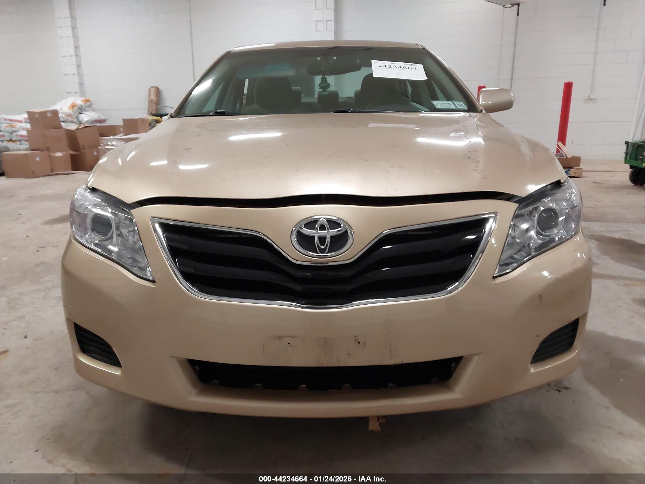 2010 Toyota Camry Le Tan vin: 4T1BF3EKXAU115200
