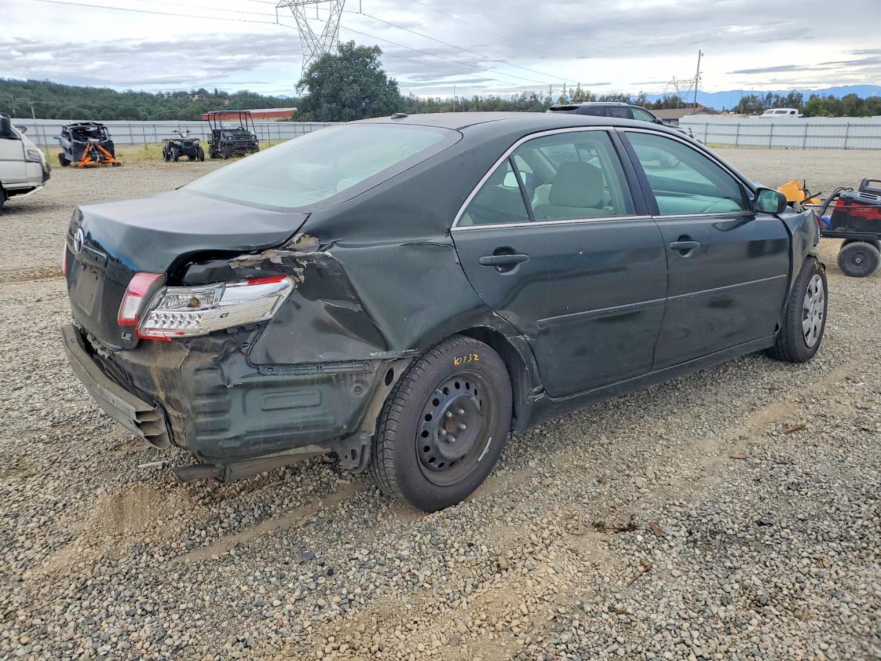 2010 Toyota Camry Le Green vin: 4T1BF3EKXAU526662