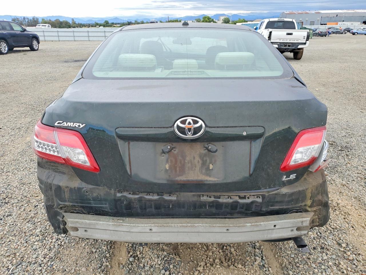 2010 Toyota Camry Le Green vin: 4T1BF3EKXAU526662