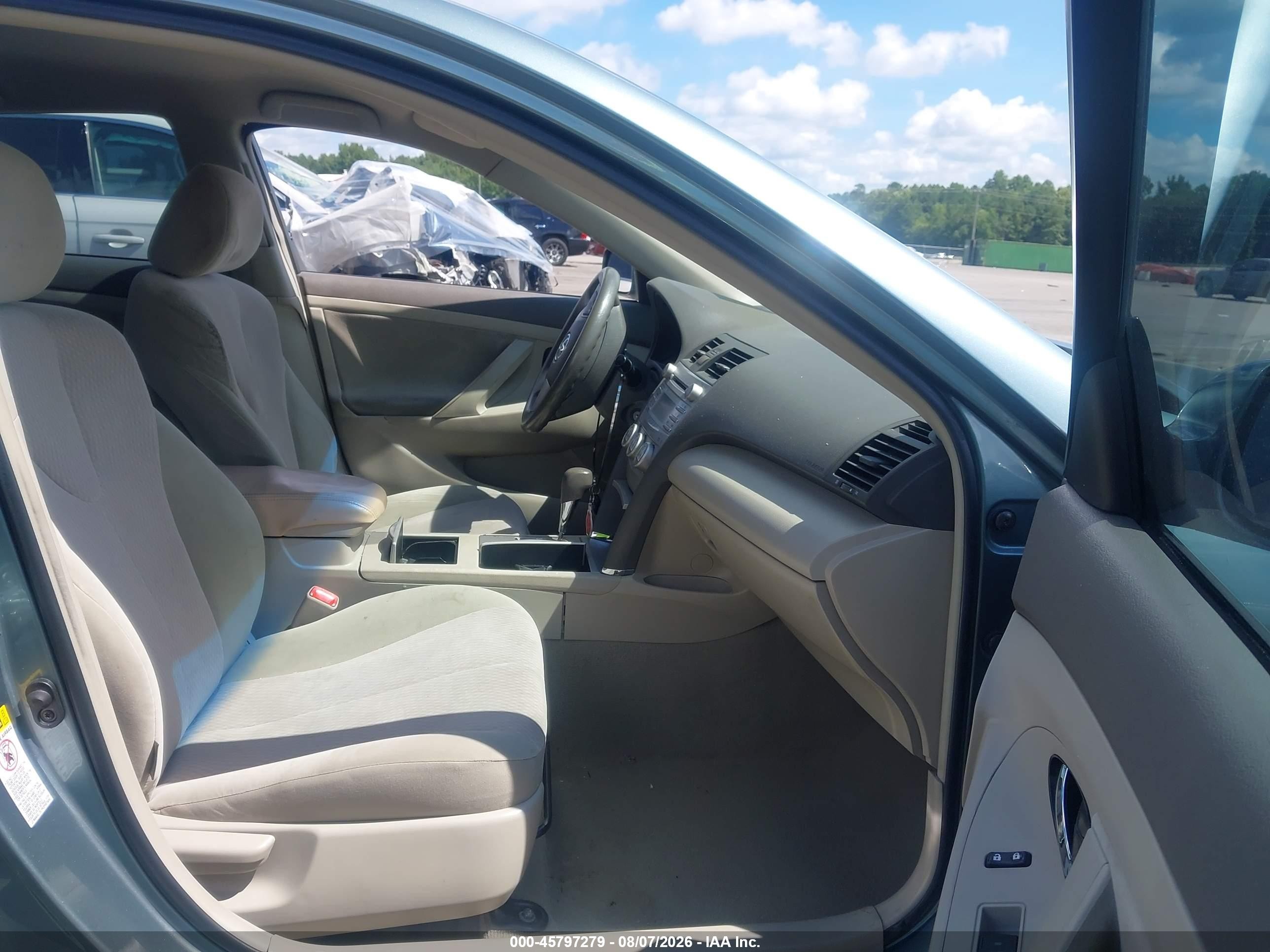 2010 Toyota Camry Le Blue vin: 4T1BF3EKXAU545745