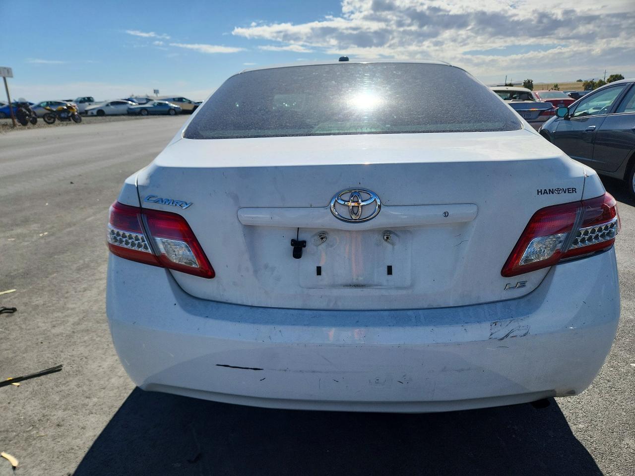 2010 Toyota Camry Le White vin: 4T1BF3EKXAU547334