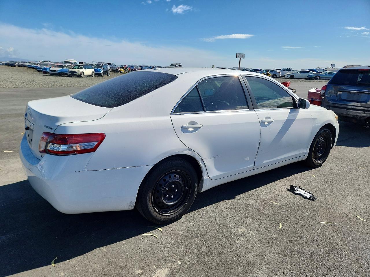 2010 Toyota Camry Le White vin: 4T1BF3EKXAU547334