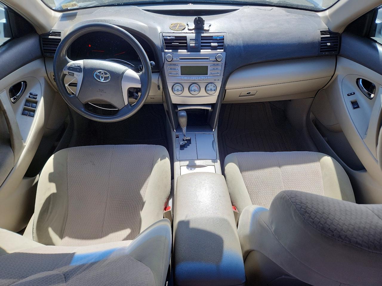 2010 Toyota Camry Le White vin: 4T1BF3EKXAU547334
