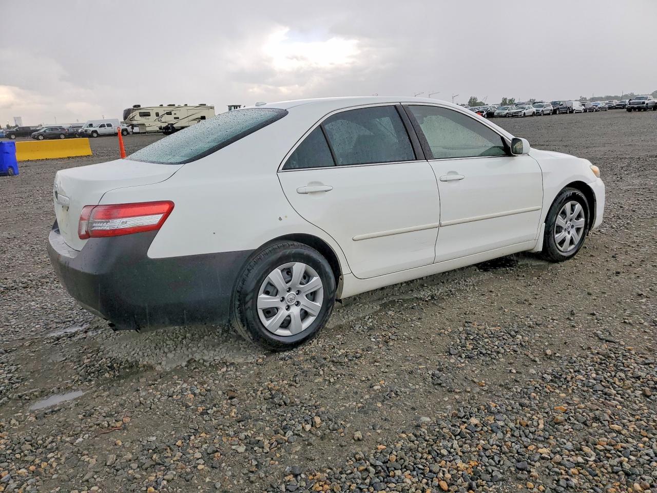 2010 Toyota Camry Le Белый vin: 4T1BF3EKXAU557734