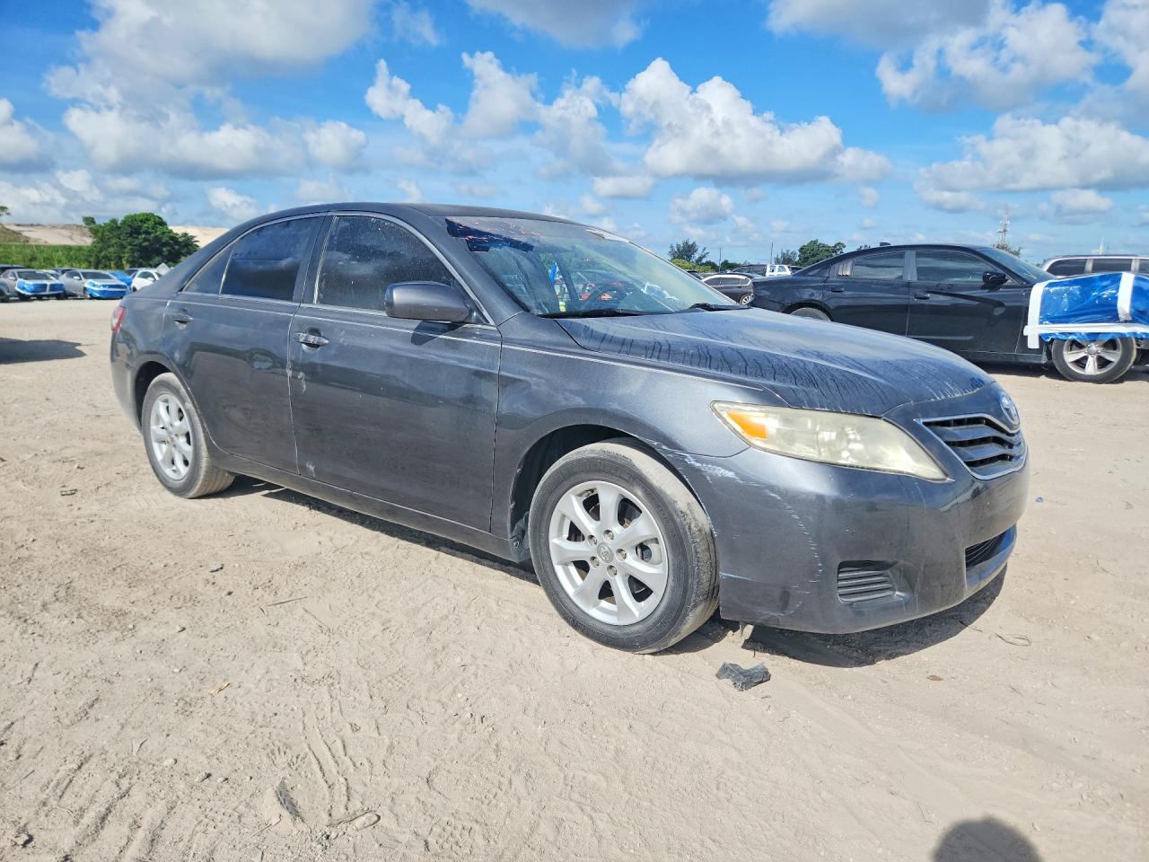 2010 Toyota Camry Le Gray vin: 4T1BF3EKXAU561573