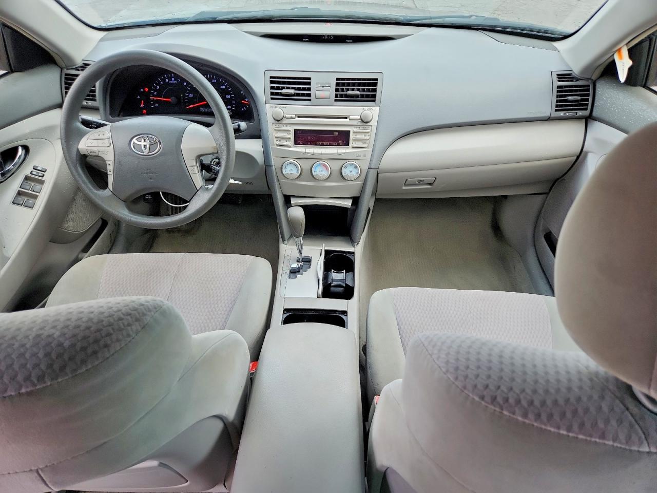 2010 Toyota Camry Le Gray vin: 4T1BF3EKXAU569222