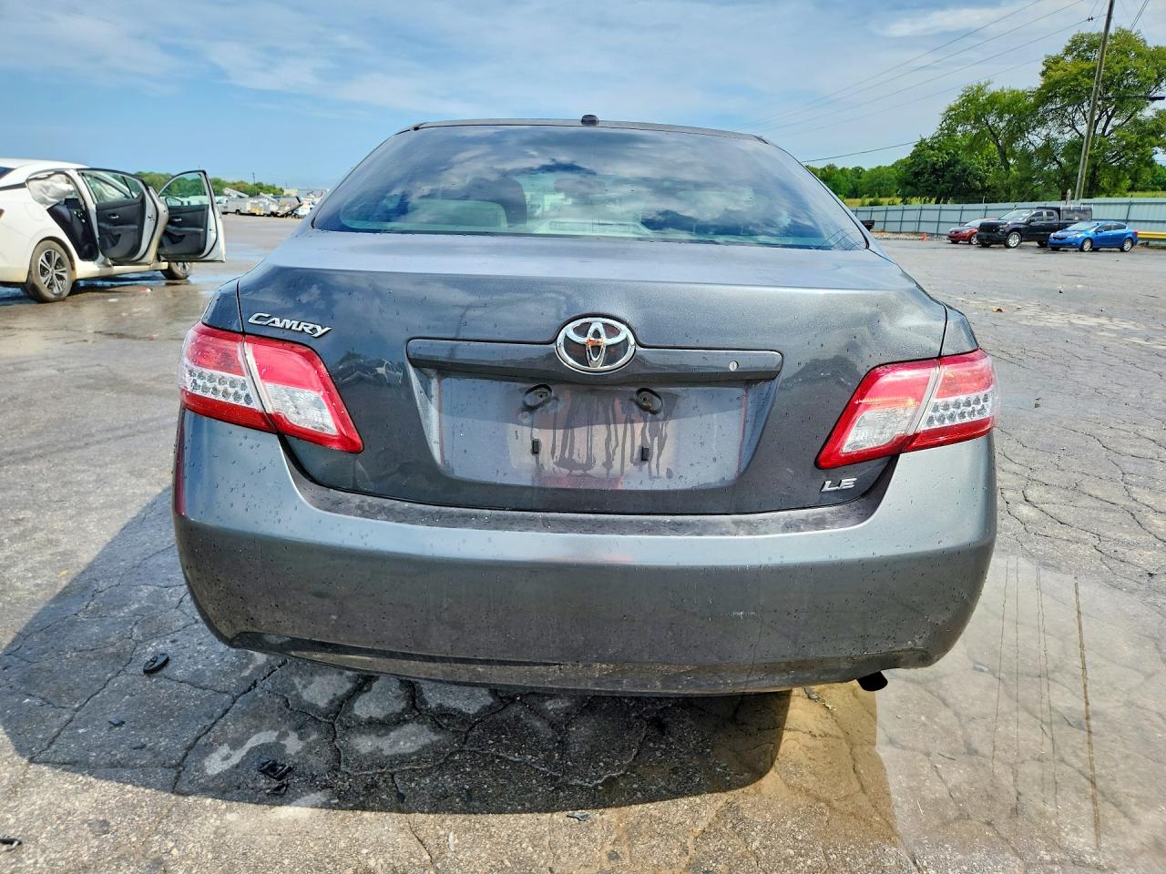 2010 Toyota Camry Le Gray vin: 4T1BF3EKXAU569222