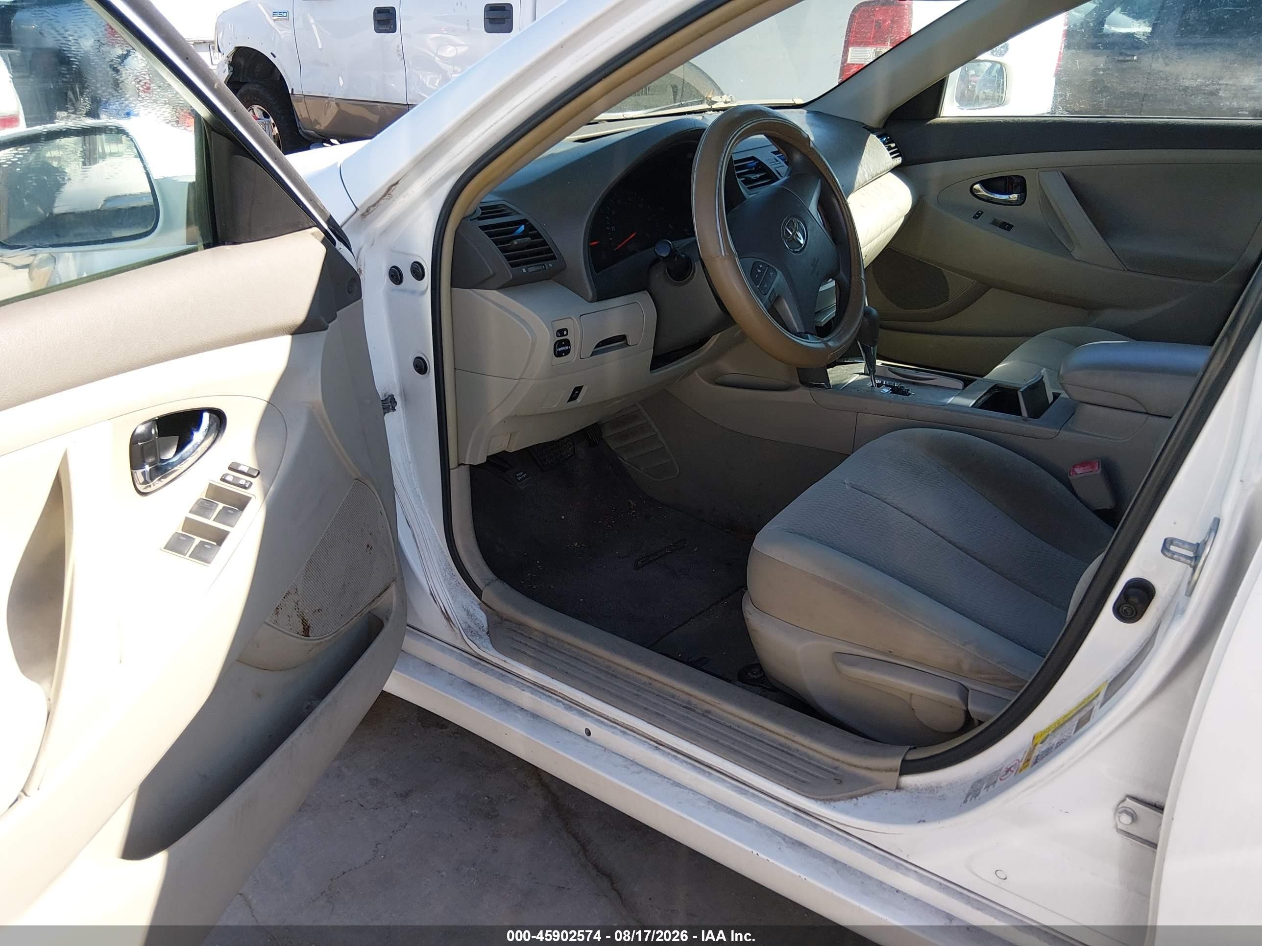 2010 Toyota Camry   White vin: 4T1BF3EKXAU570743