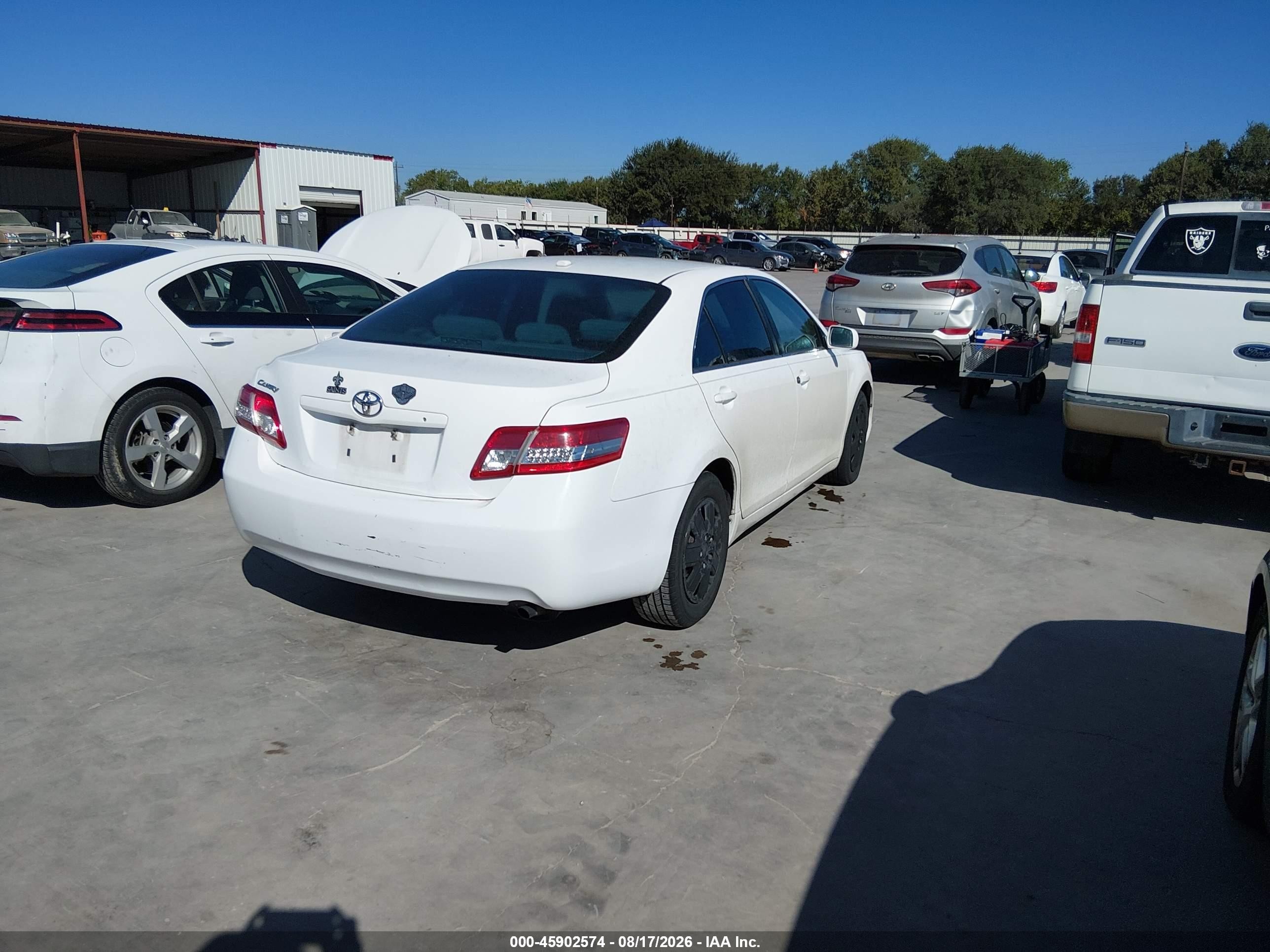 2010 Toyota Camry   White vin: 4T1BF3EKXAU570743