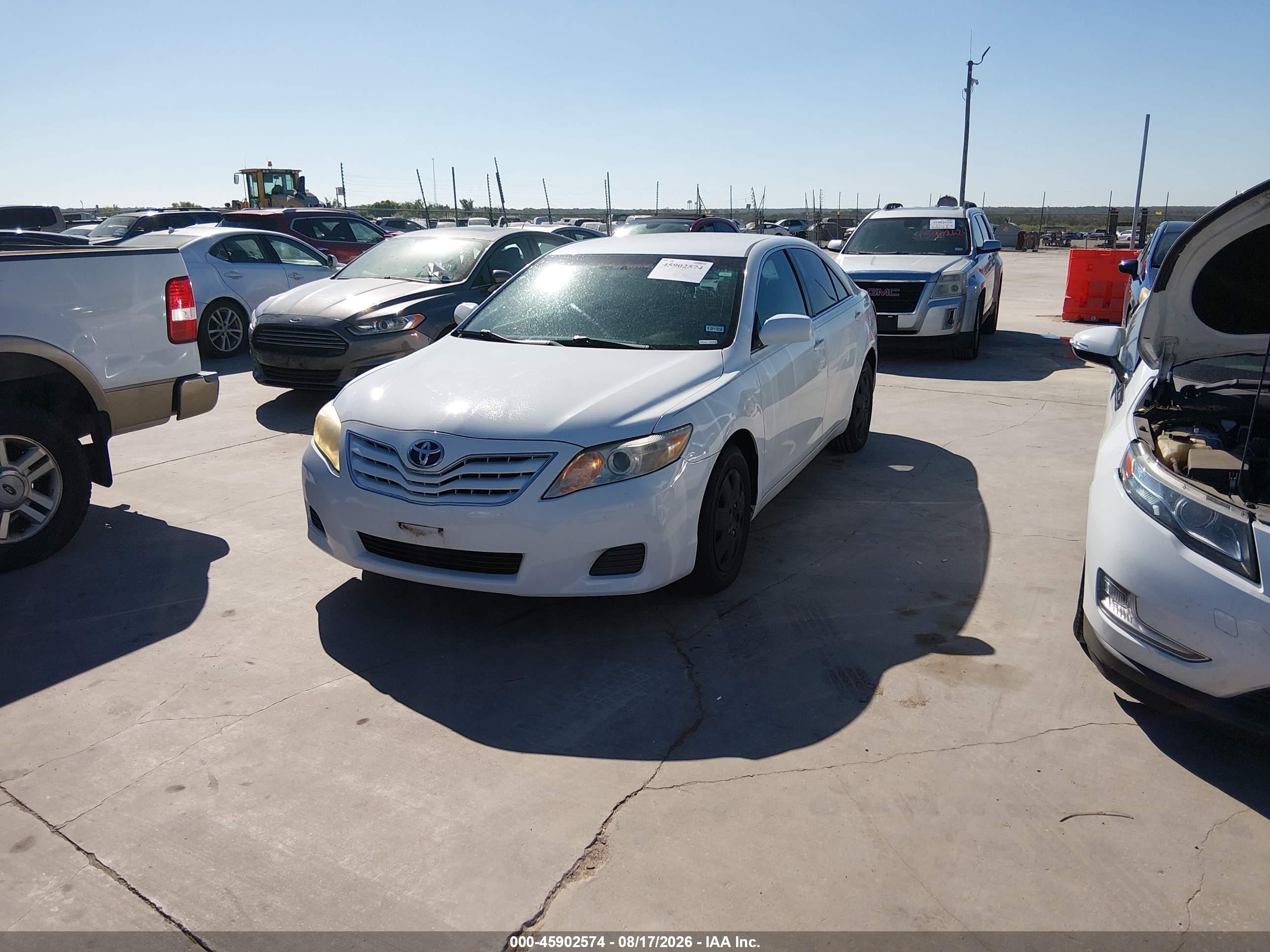 2010 Toyota Camry   White vin: 4T1BF3EKXAU570743