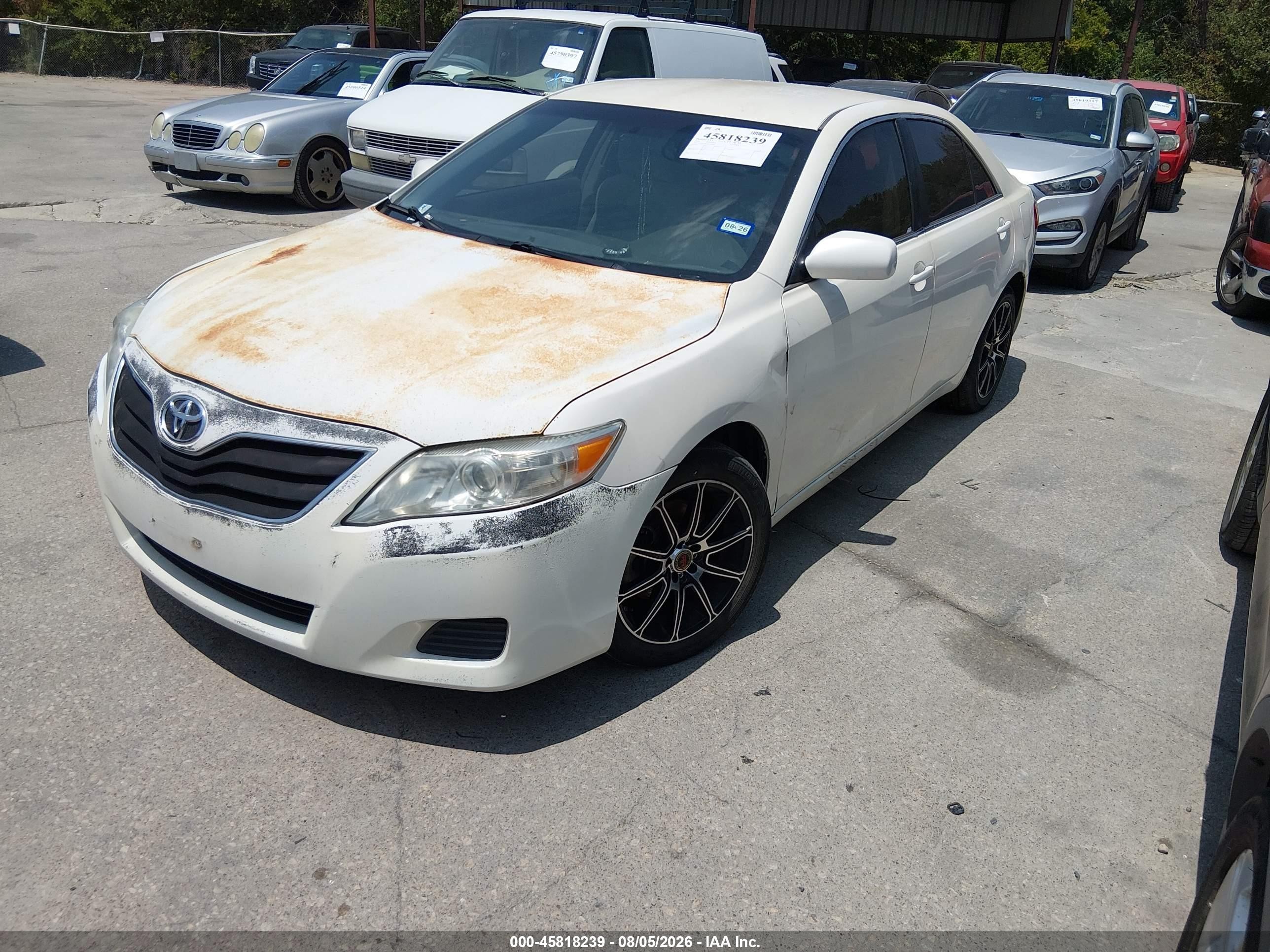 2010 Toyota Camry Le White vin: 4T1BF3EKXAU580883