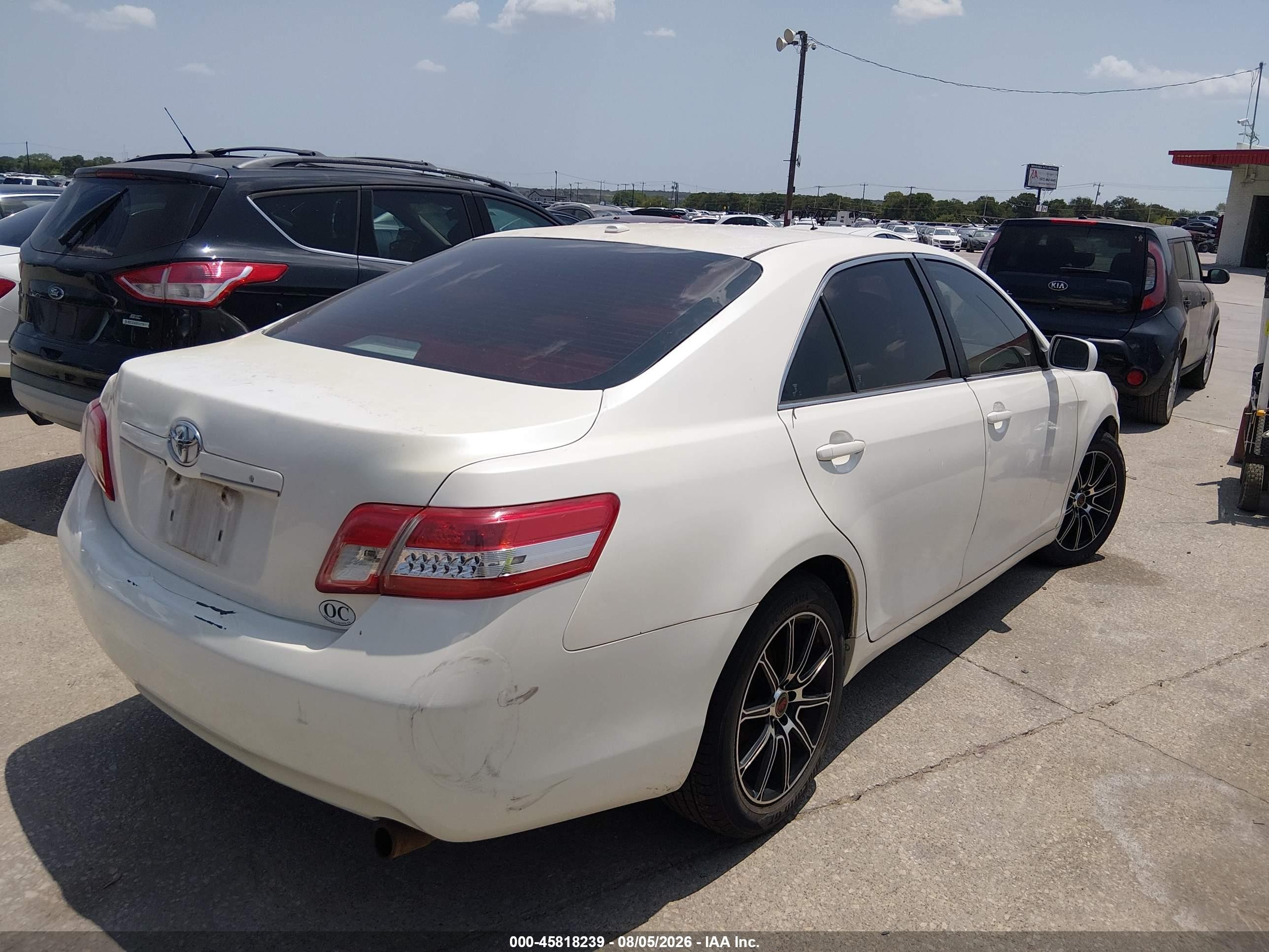 2010 Toyota Camry Le White vin: 4T1BF3EKXAU580883