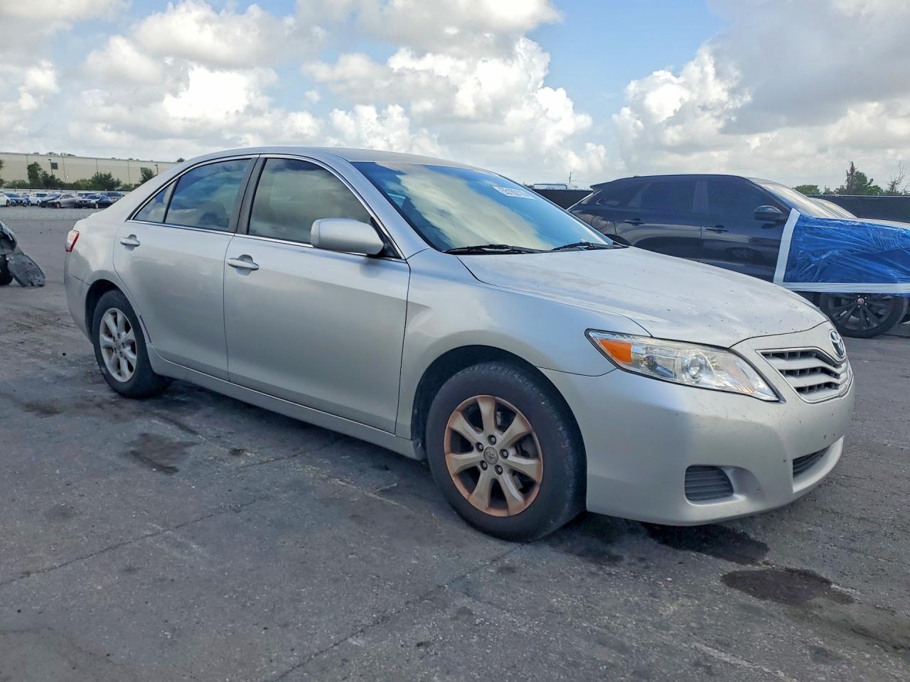 2011 Toyota Camry Le Серебряный vin: 4T1BF3EKXBU123380