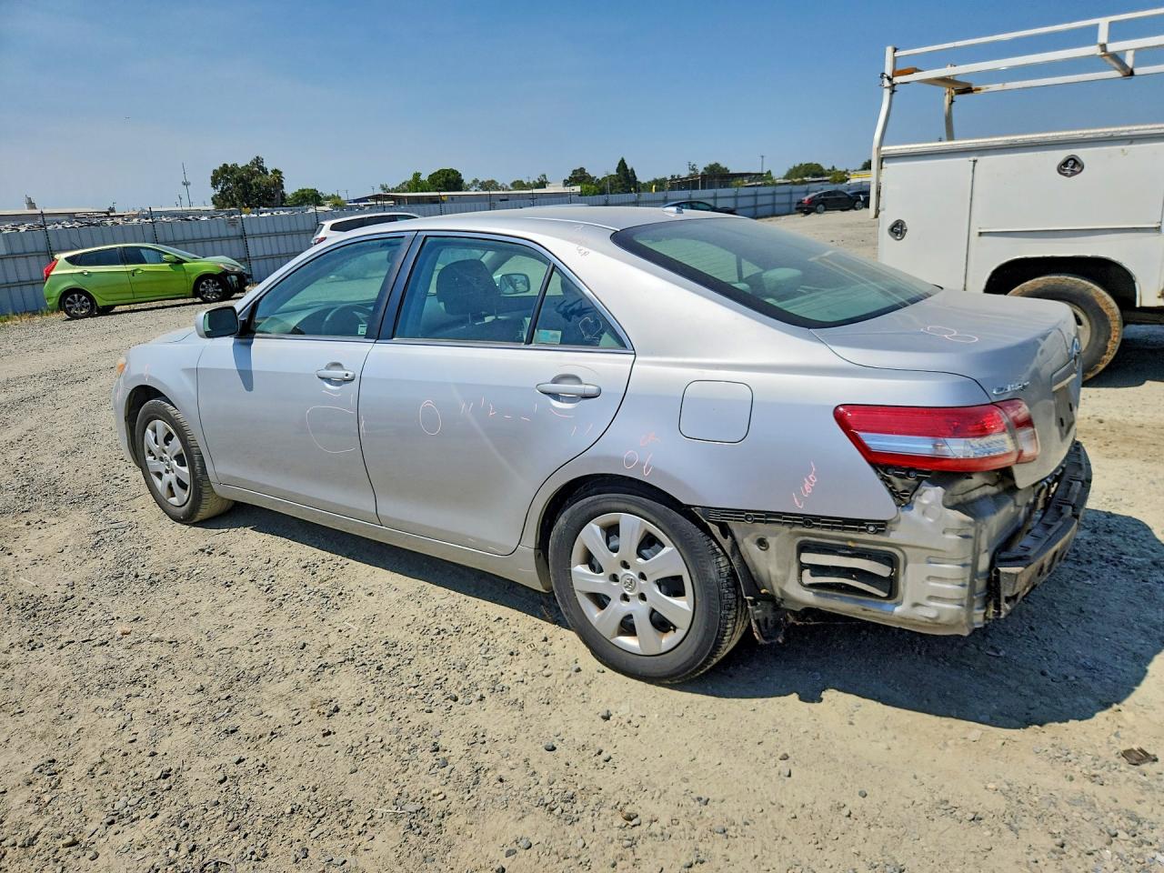 2011 Toyota Camry Le Silver vin: 4T1BF3EKXBU134735