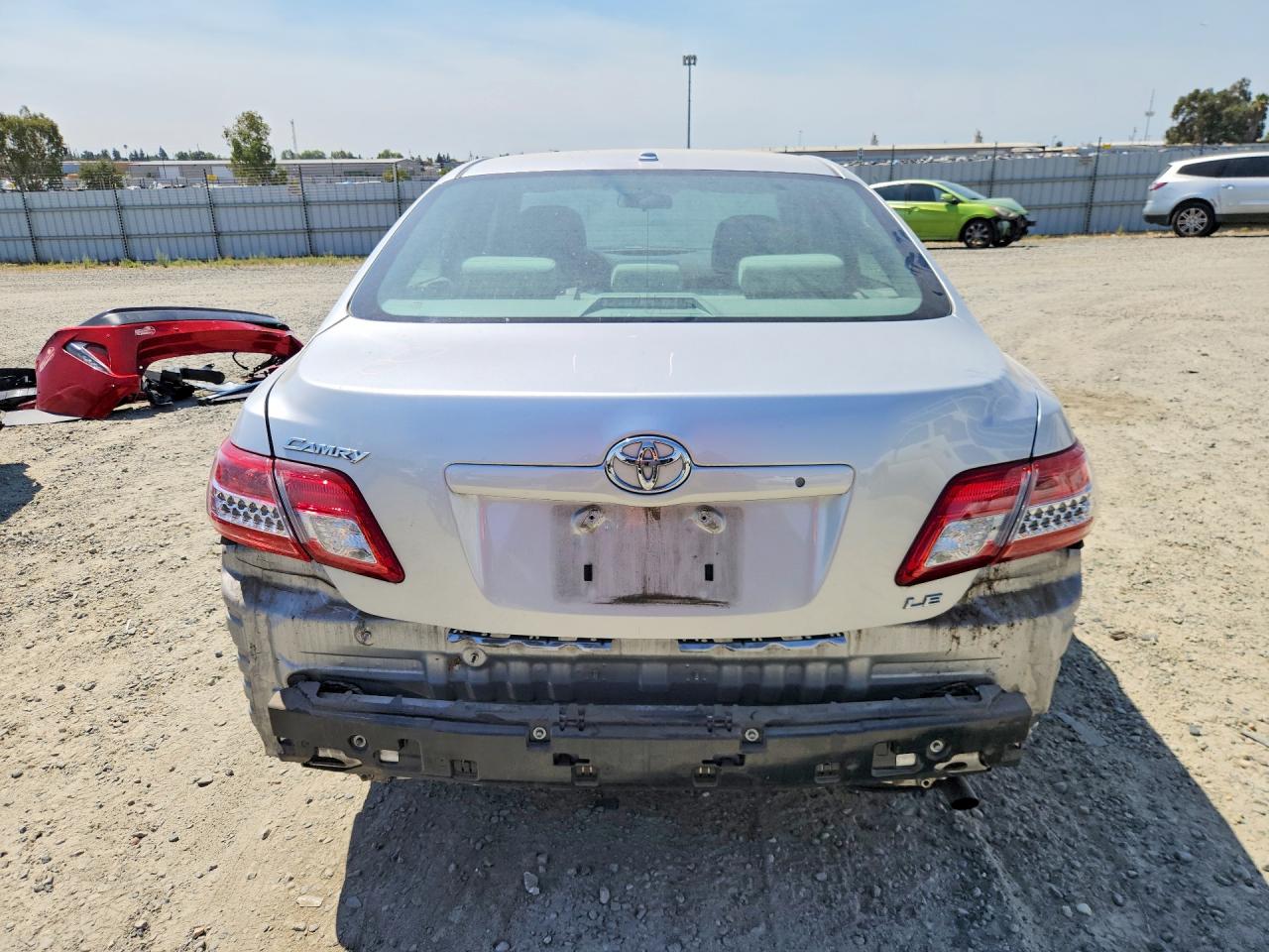 2011 Toyota Camry Le Silver vin: 4T1BF3EKXBU134735