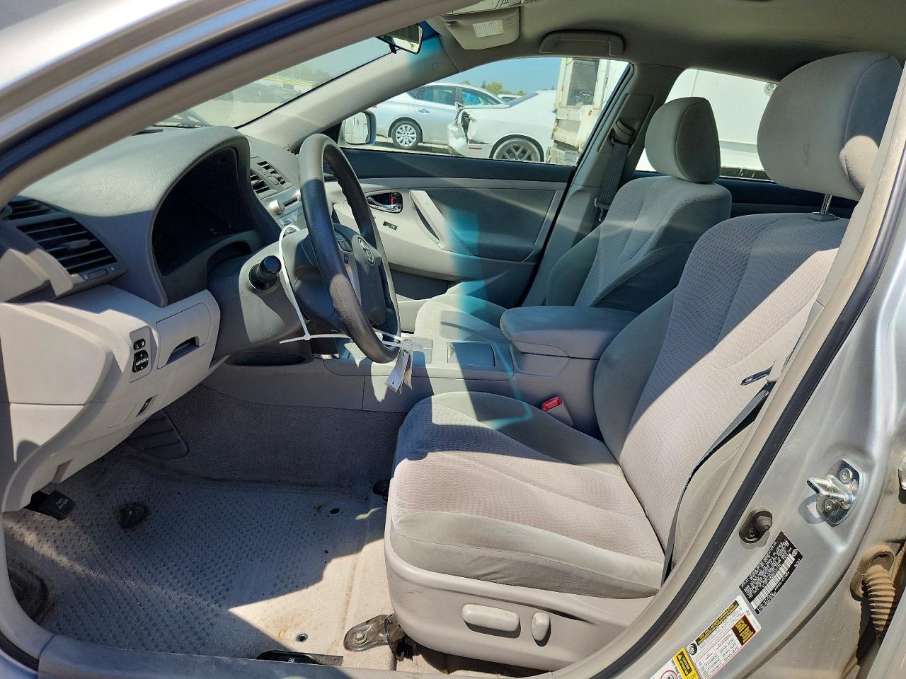 2011 Toyota Camry Le Silver vin: 4T1BF3EKXBU134735