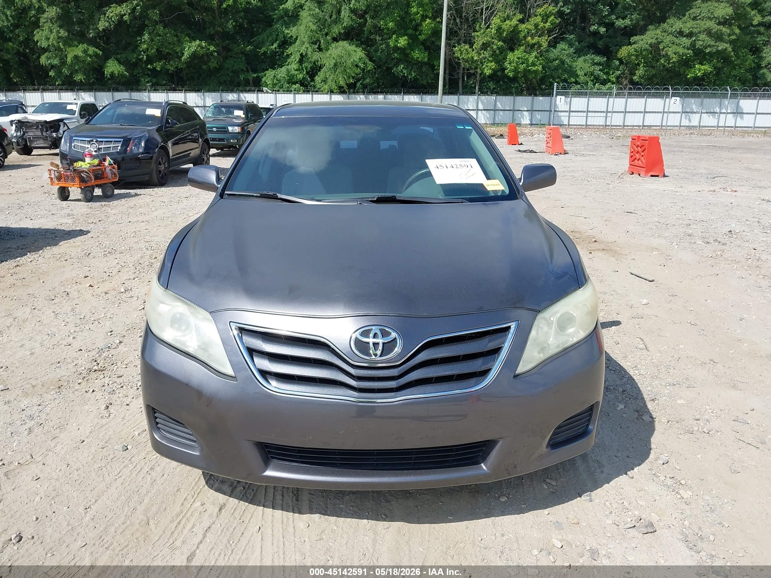 2011 Toyota Camry Le Gray vin: 4T1BF3EKXBU161871