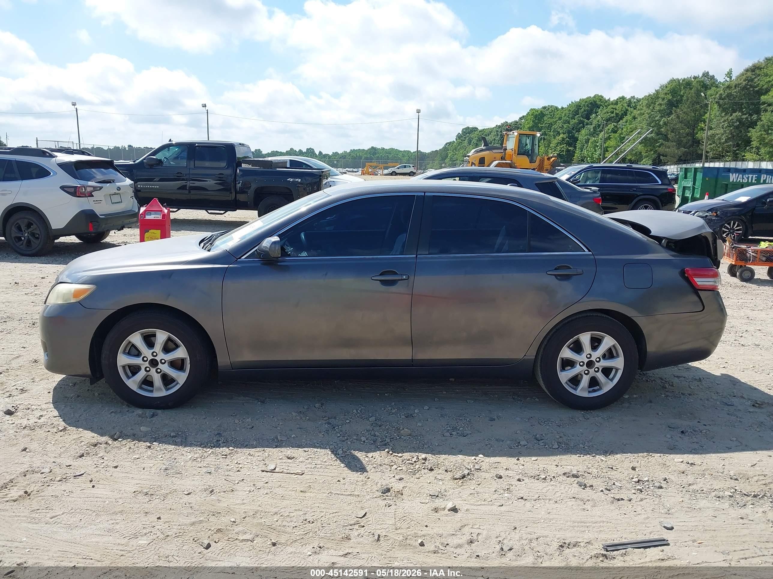 2011 Toyota Camry Le Gray vin: 4T1BF3EKXBU161871