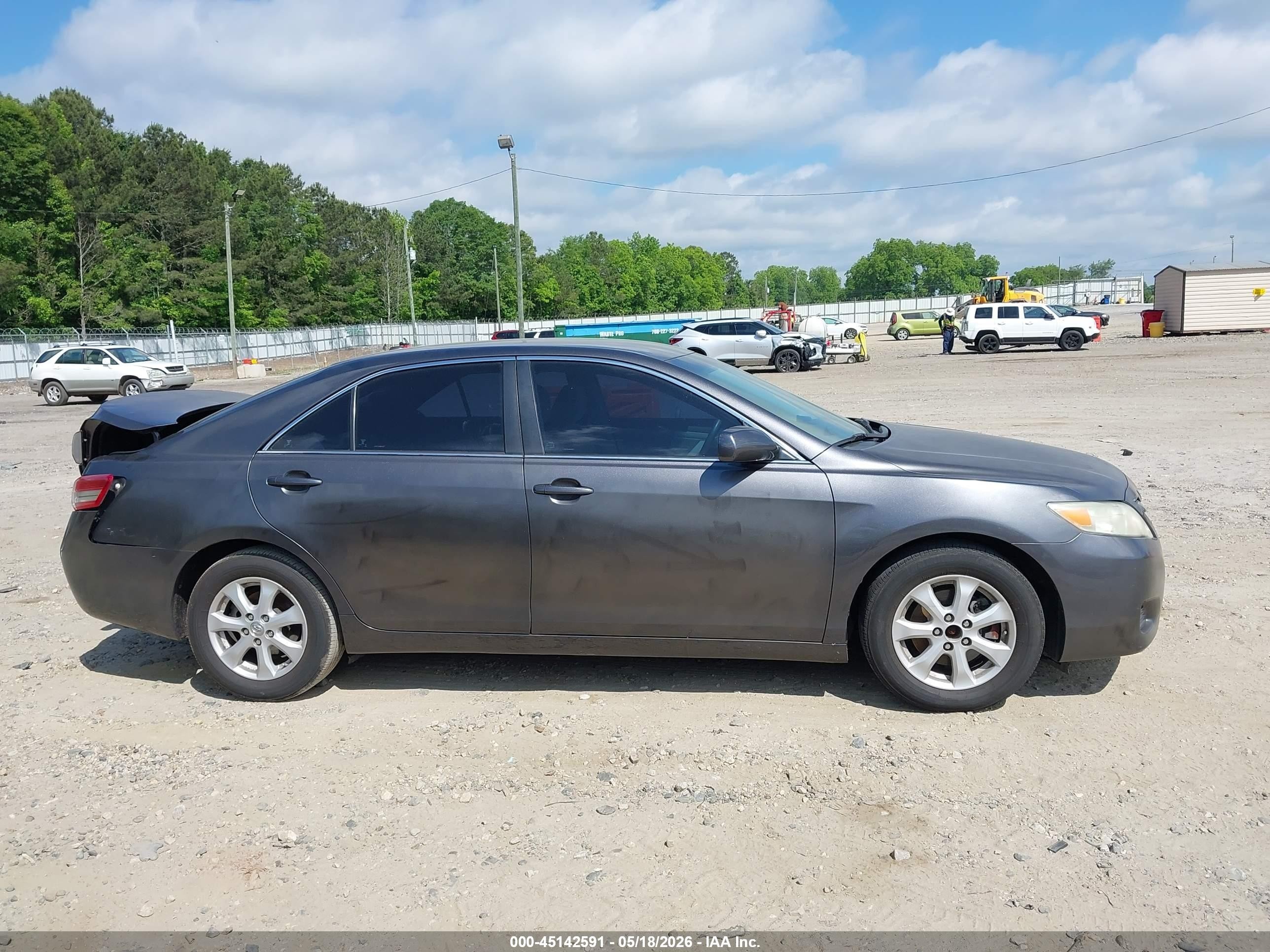 2011 Toyota Camry Le Gray vin: 4T1BF3EKXBU161871