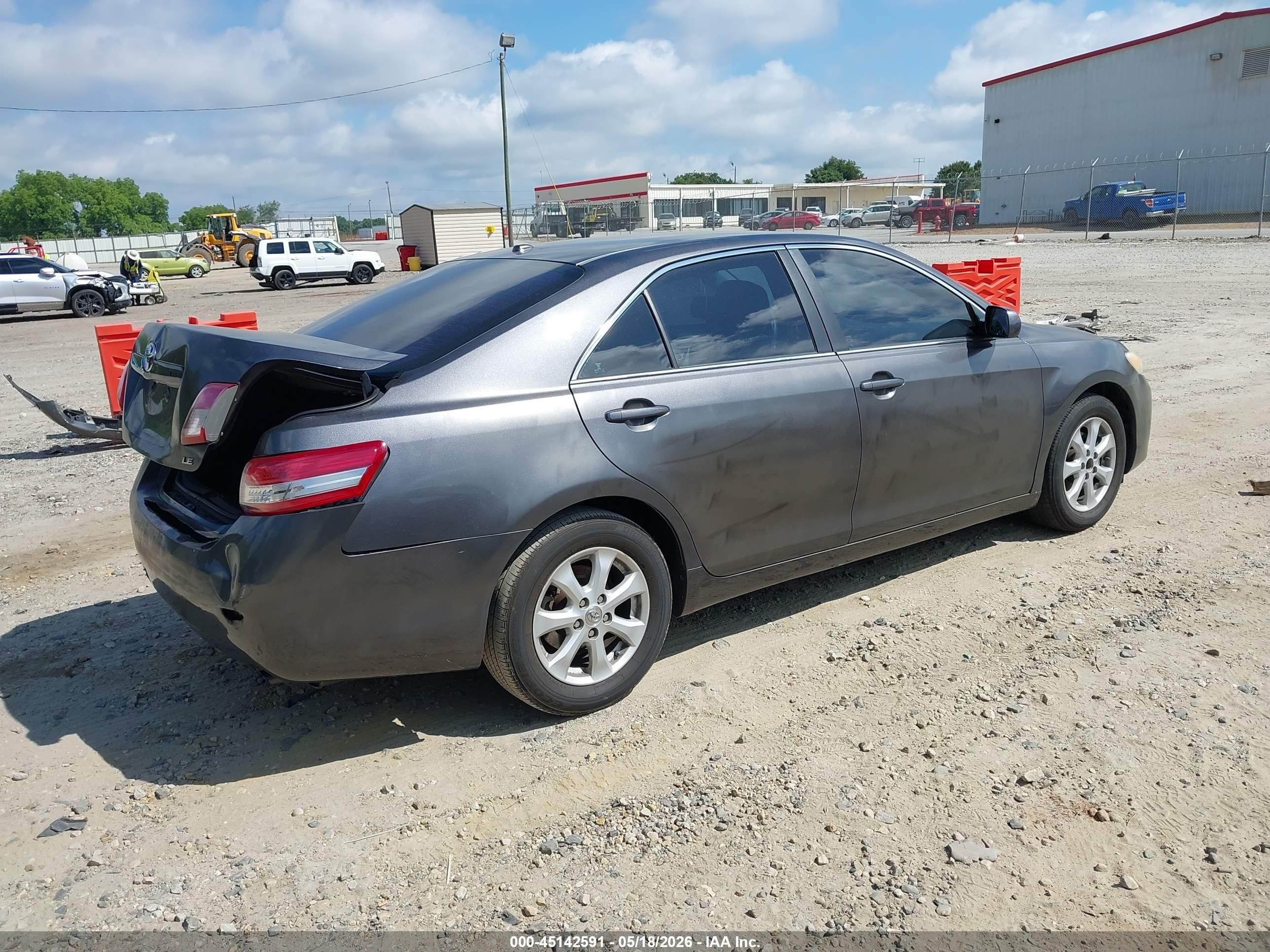 2011 Toyota Camry Le Gray vin: 4T1BF3EKXBU161871