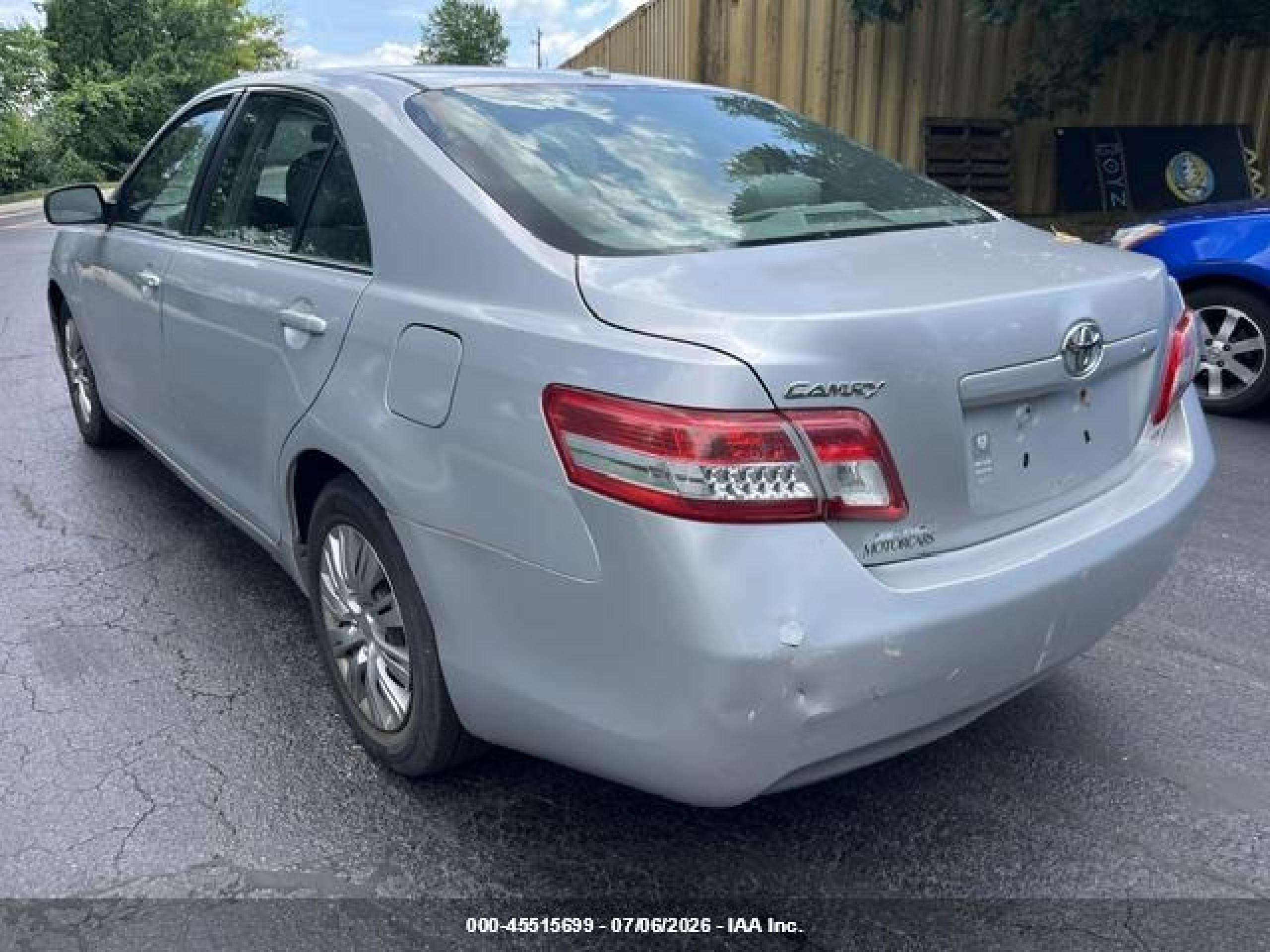 2011 Toyota Camry Le Silver vin: 4T1BF3EKXBU163636
