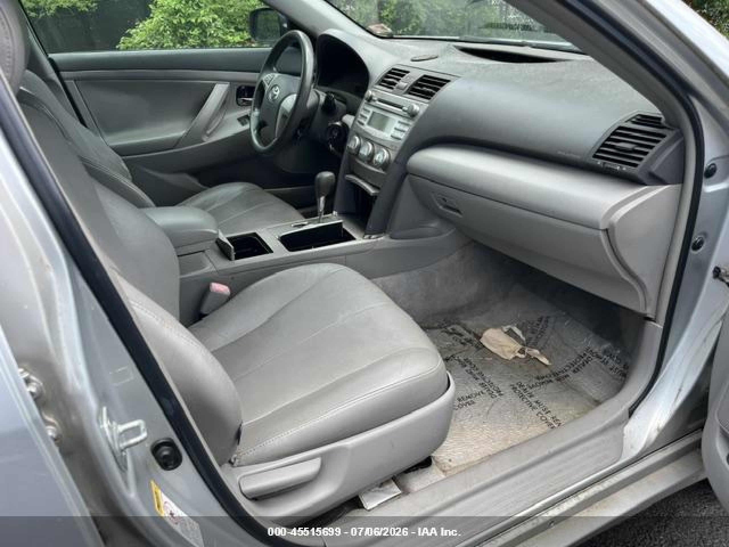 2011 Toyota Camry Le Silver vin: 4T1BF3EKXBU163636