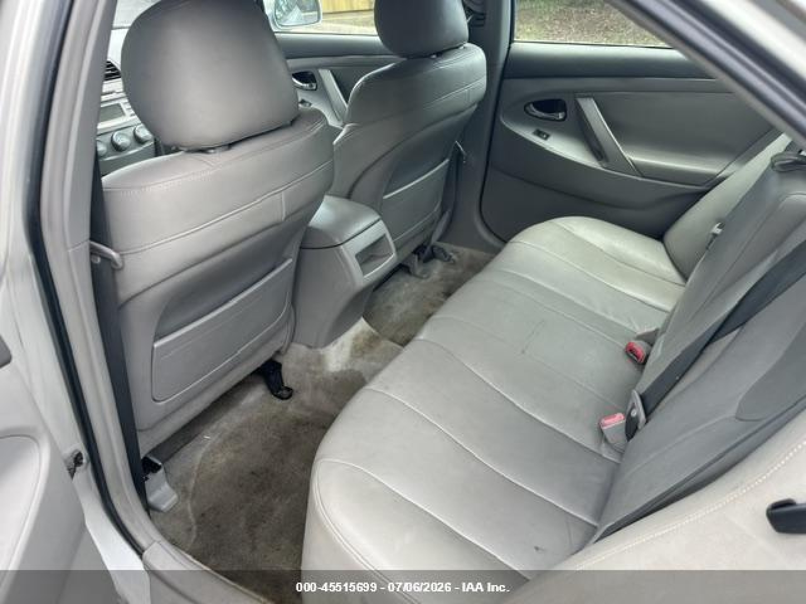 2011 Toyota Camry Le Silver vin: 4T1BF3EKXBU163636