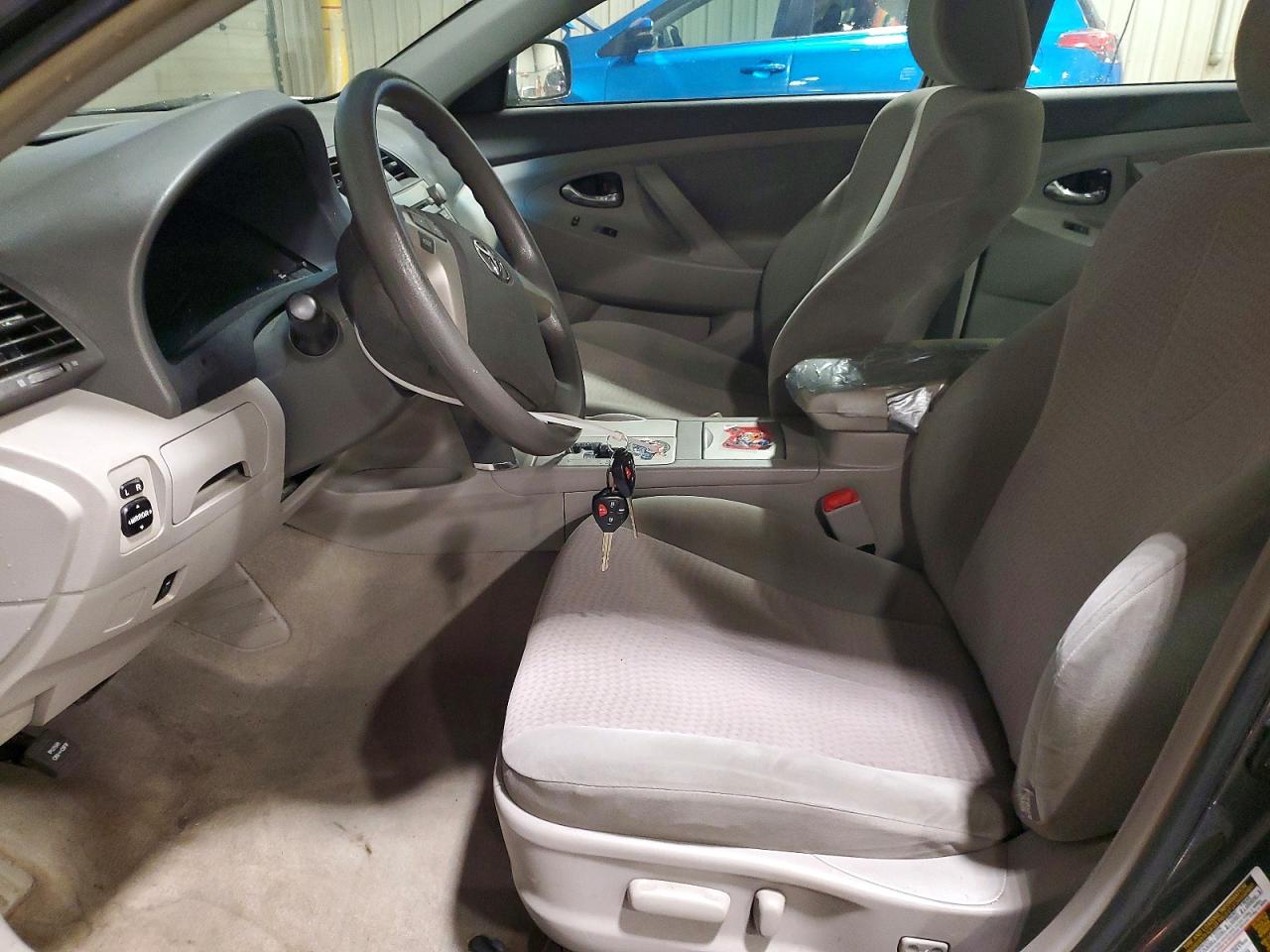 2011 Toyota Camry Le Gray vin: 4T1BF3EKXBU165581