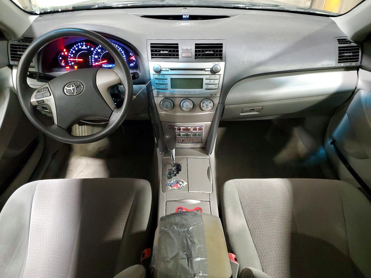 2011 Toyota Camry Le Gray vin: 4T1BF3EKXBU165581