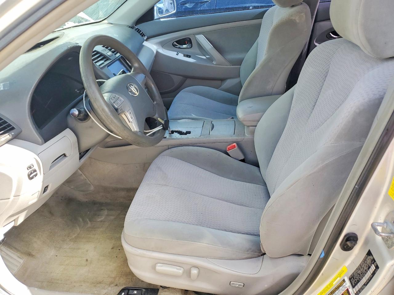 2011 Toyota Camry Le Silver vin: 4T1BF3EKXBU167363