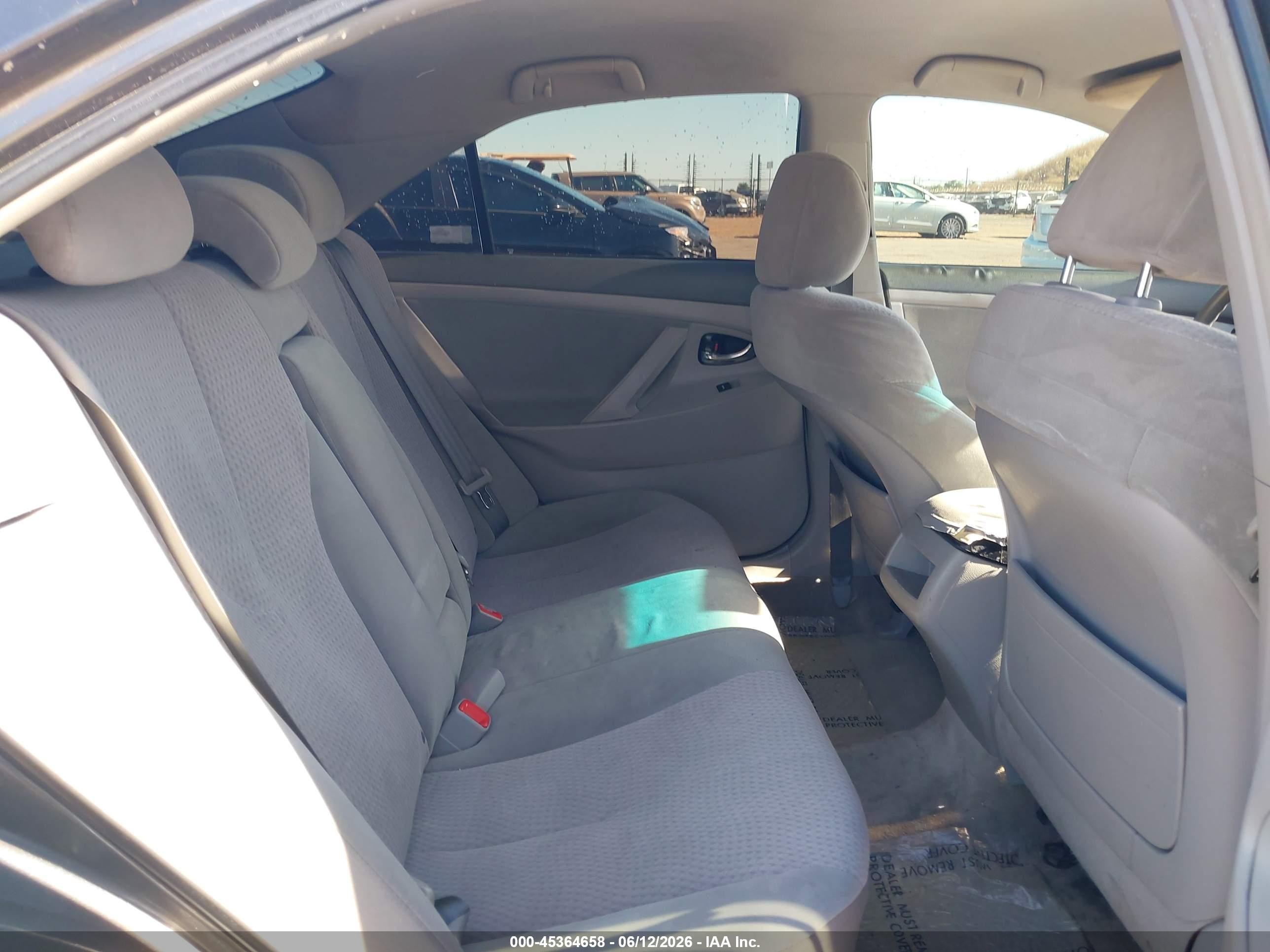 2011 Toyota Camry Le Gray vin: 4T1BF3EKXBU170618