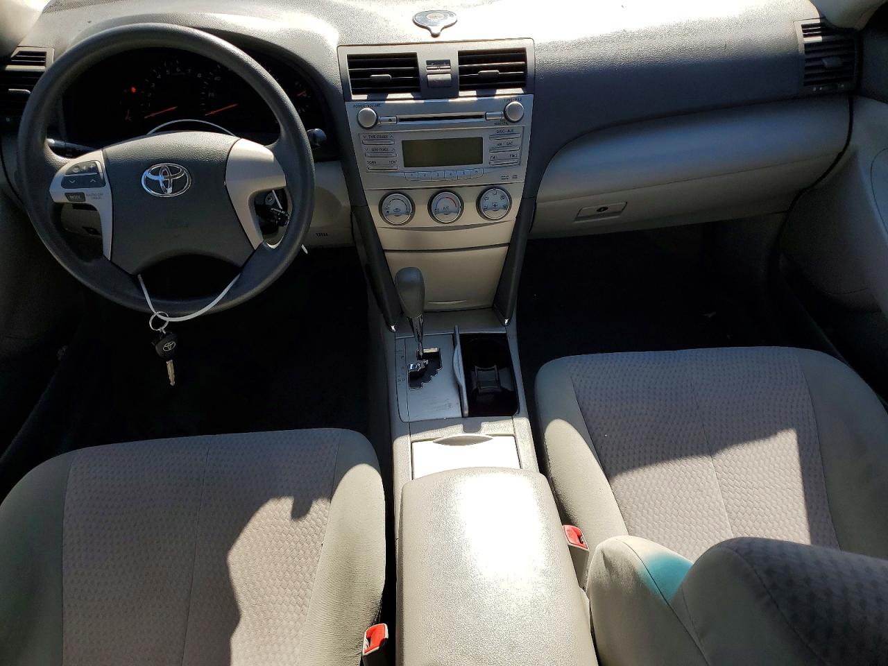 2011 Toyota Camry Le Красный vin: 4T1BF3EKXBU182428