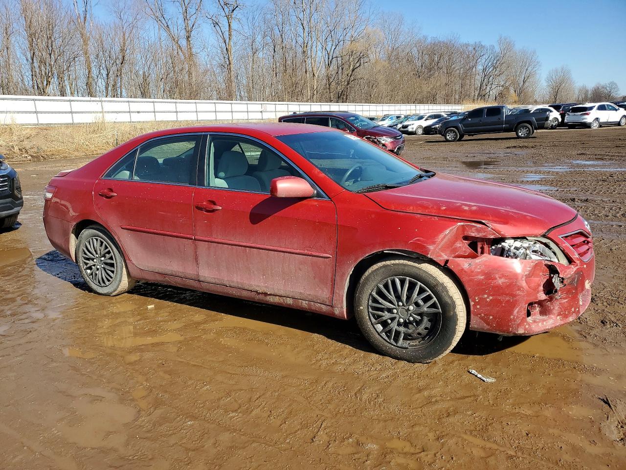 2011 Toyota Camry Le Красный vin: 4T1BF3EKXBU182428