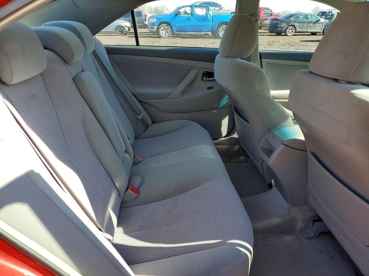 2011 Toyota Camry Le Красный vin: 4T1BF3EKXBU182428