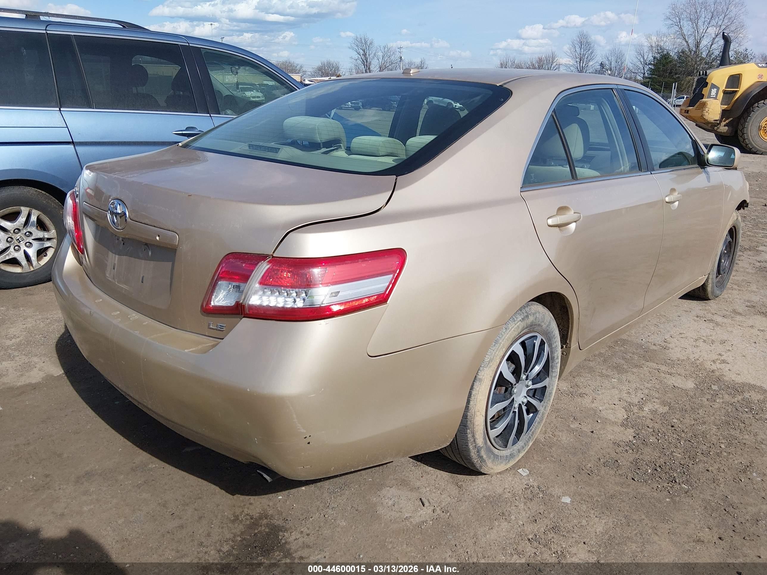 2011 Toyota Camry Le Champagne vin: 4T1BF3EKXBU189122