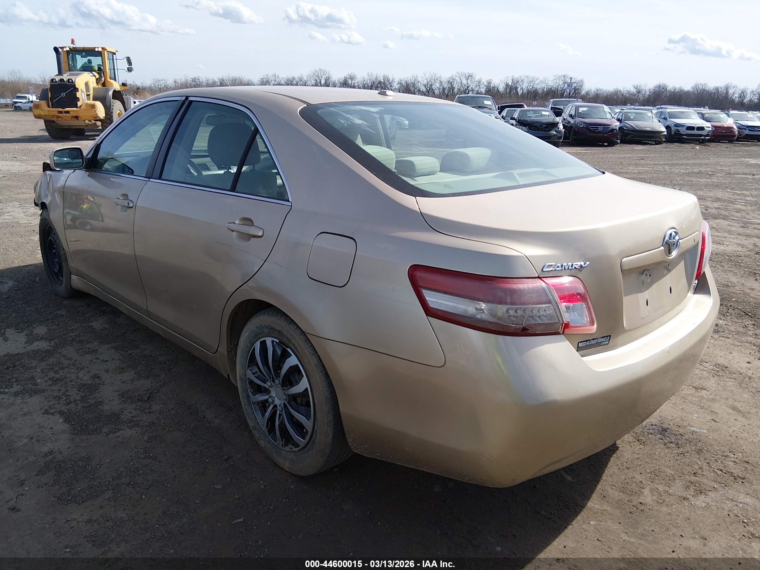 2011 Toyota Camry Le Champagne vin: 4T1BF3EKXBU189122
