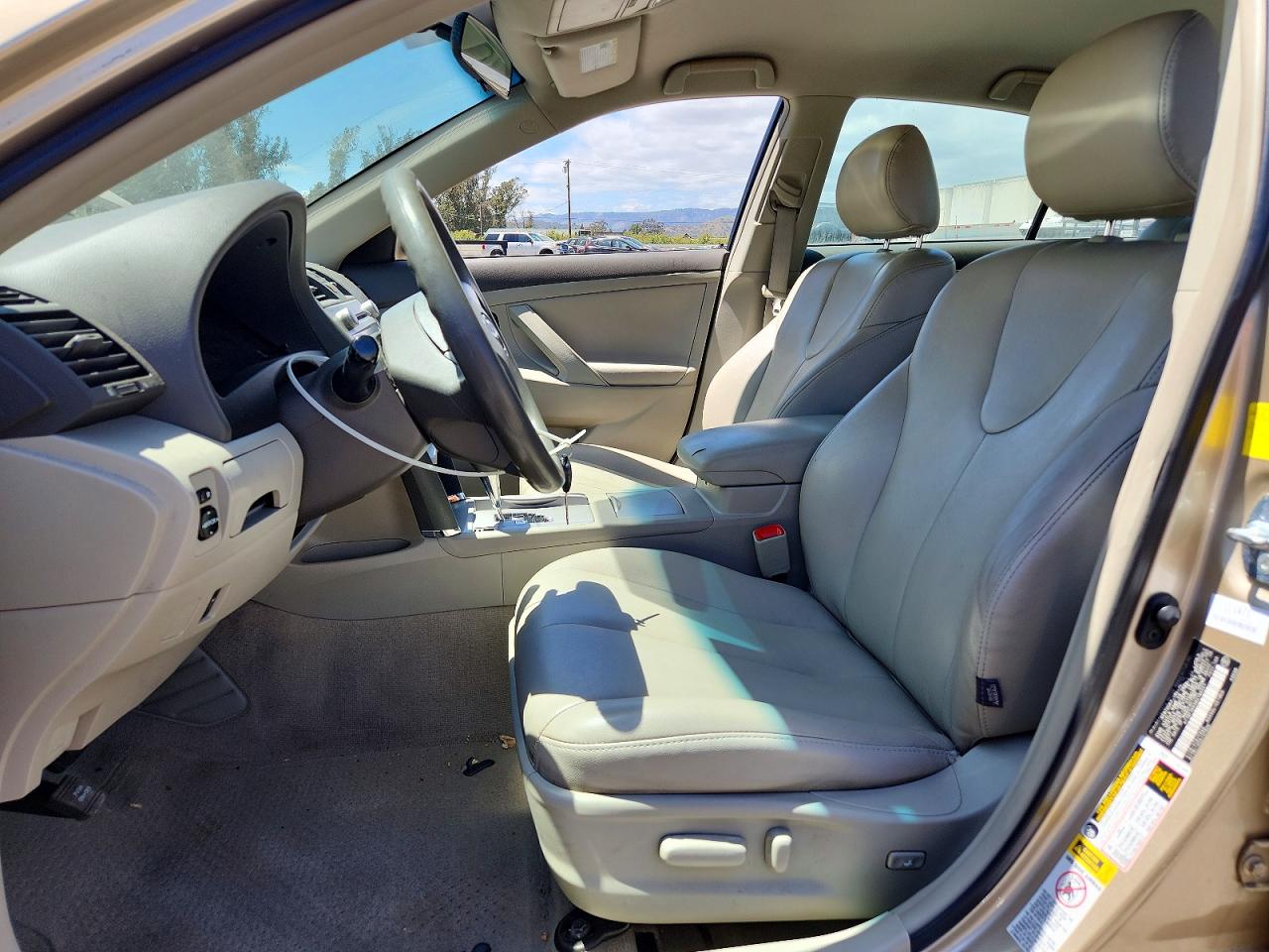 2011 Toyota Camry Le Cream vin: 4T1BF3EKXBU190321