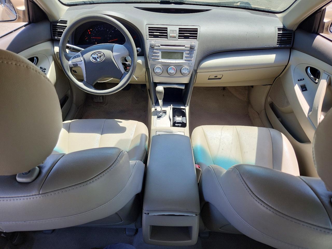 2011 Toyota Camry Le Cream vin: 4T1BF3EKXBU190321