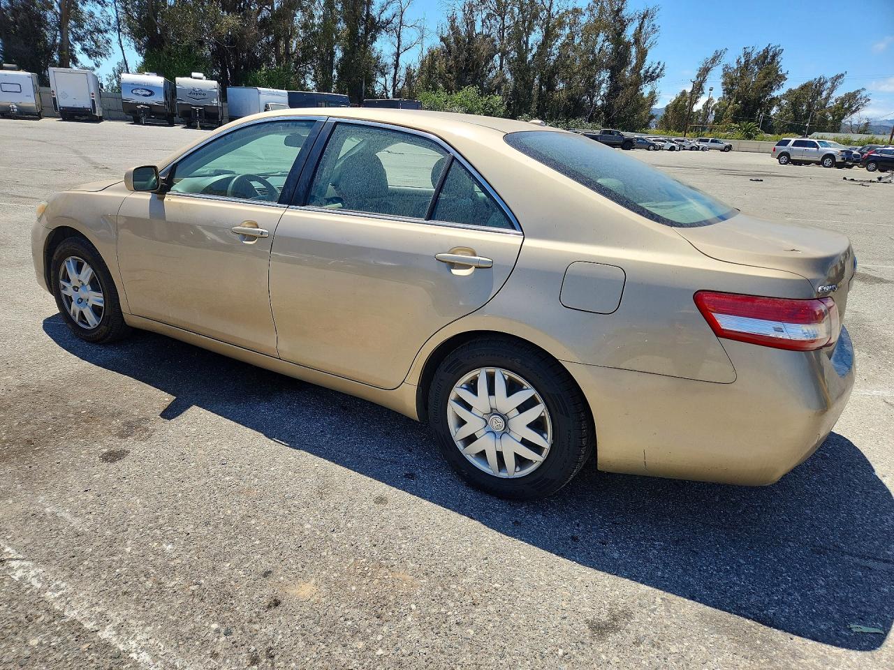 2011 Toyota Camry Le Cream vin: 4T1BF3EKXBU190321