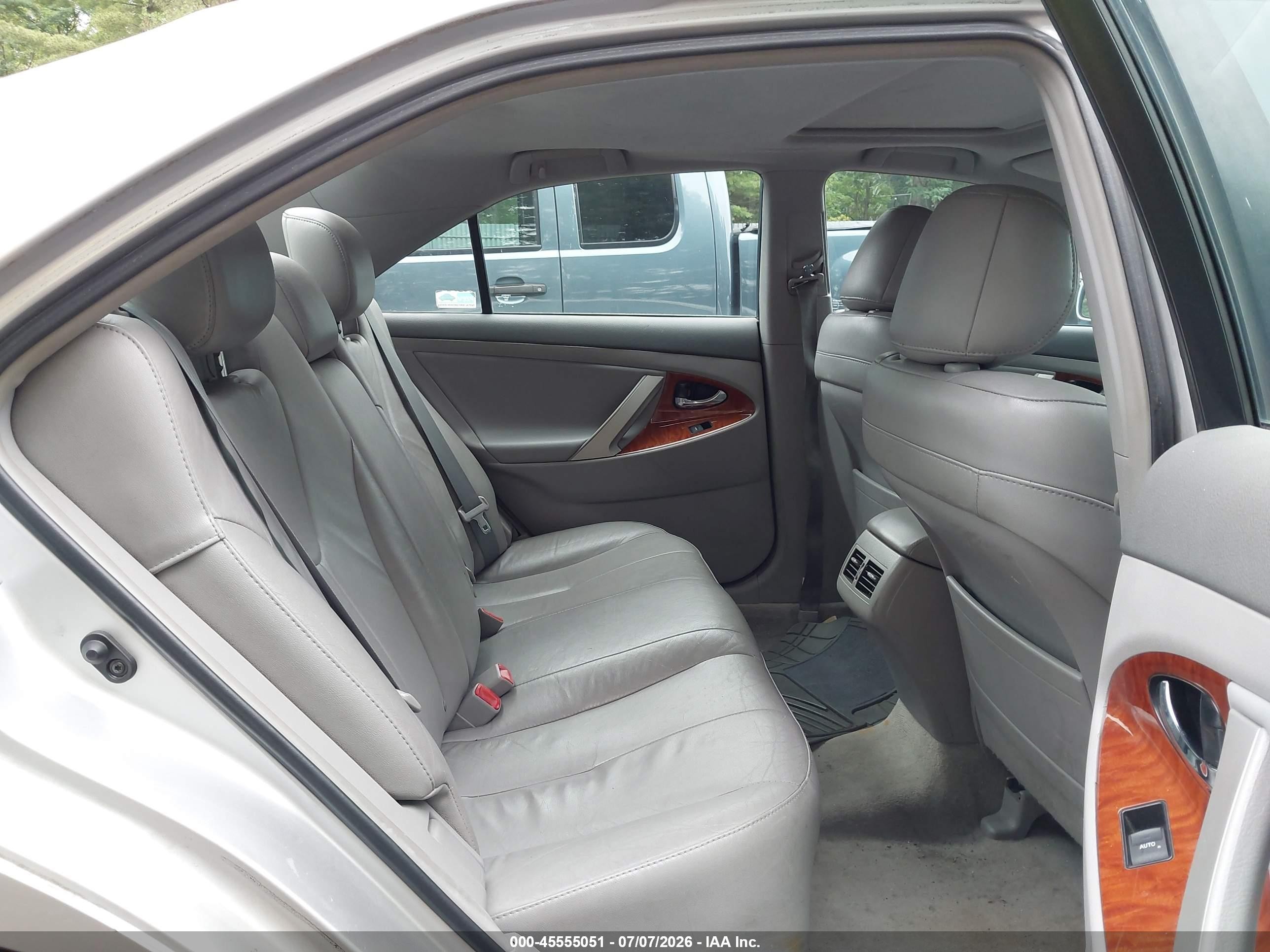 2011 Toyota Camry Xle Silver vin: 4T1BF3EKXBU193896
