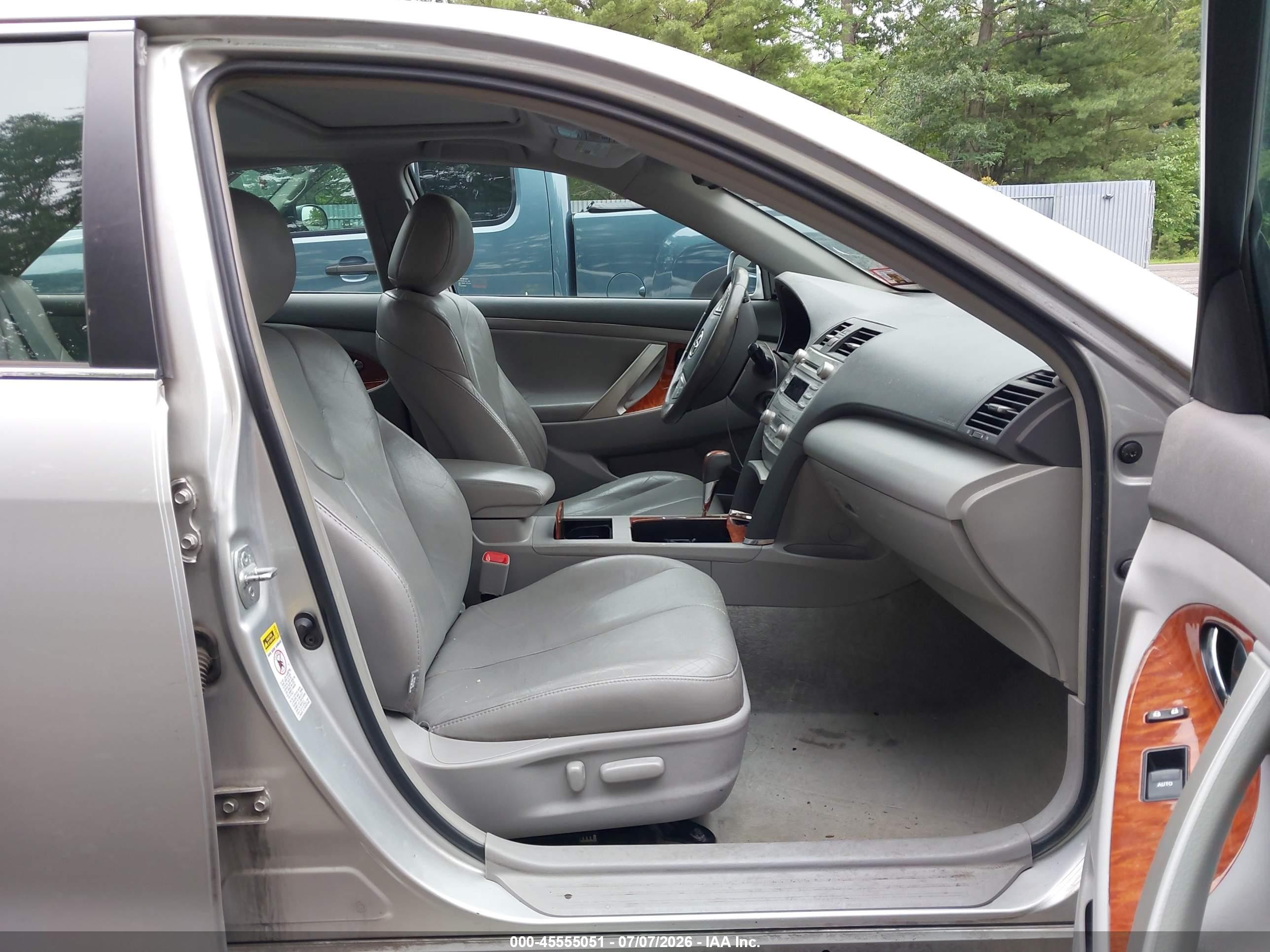 2011 Toyota Camry Xle Silver vin: 4T1BF3EKXBU193896