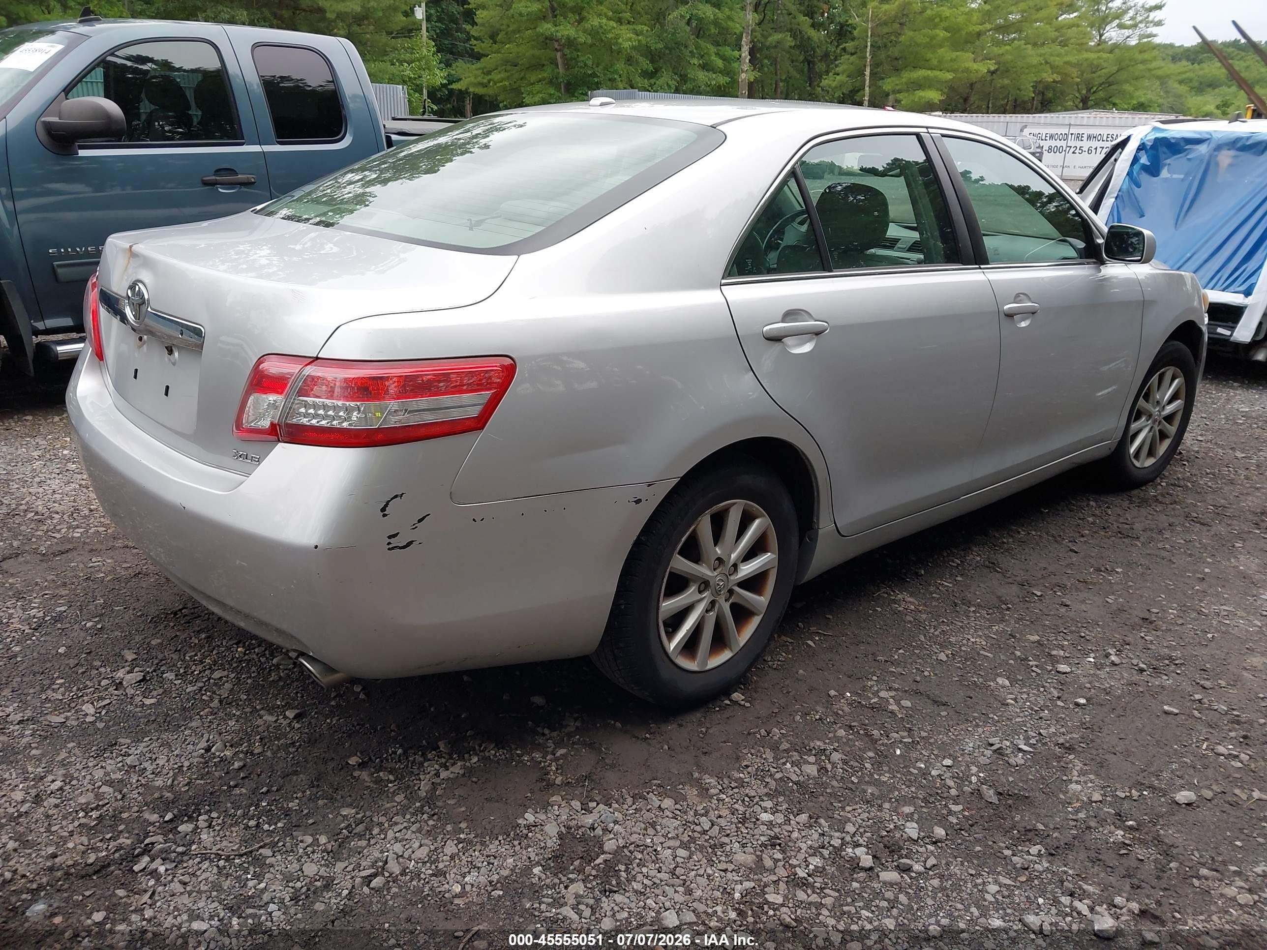 2011 Toyota Camry Xle Silver vin: 4T1BF3EKXBU193896