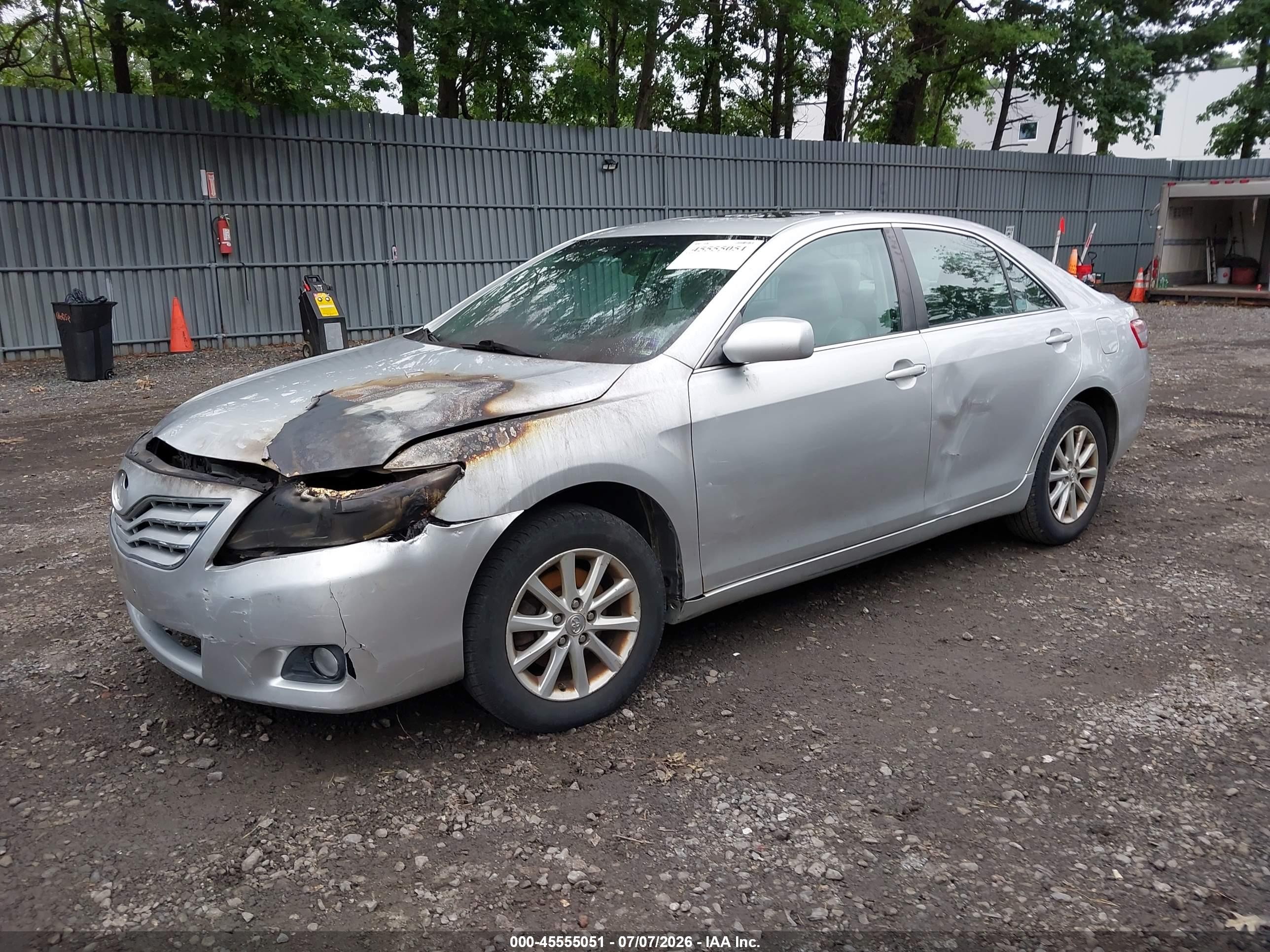 2011 Toyota Camry Xle Silver vin: 4T1BF3EKXBU193896