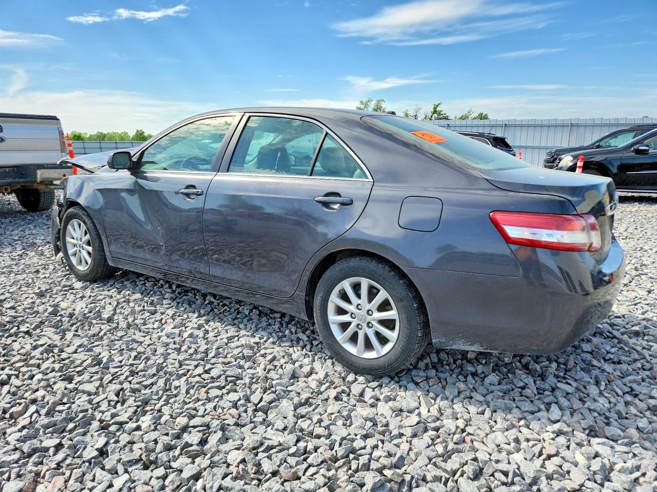 2011 Toyota Camry Xle Gray vin: 4T1BF3EKXBU203536