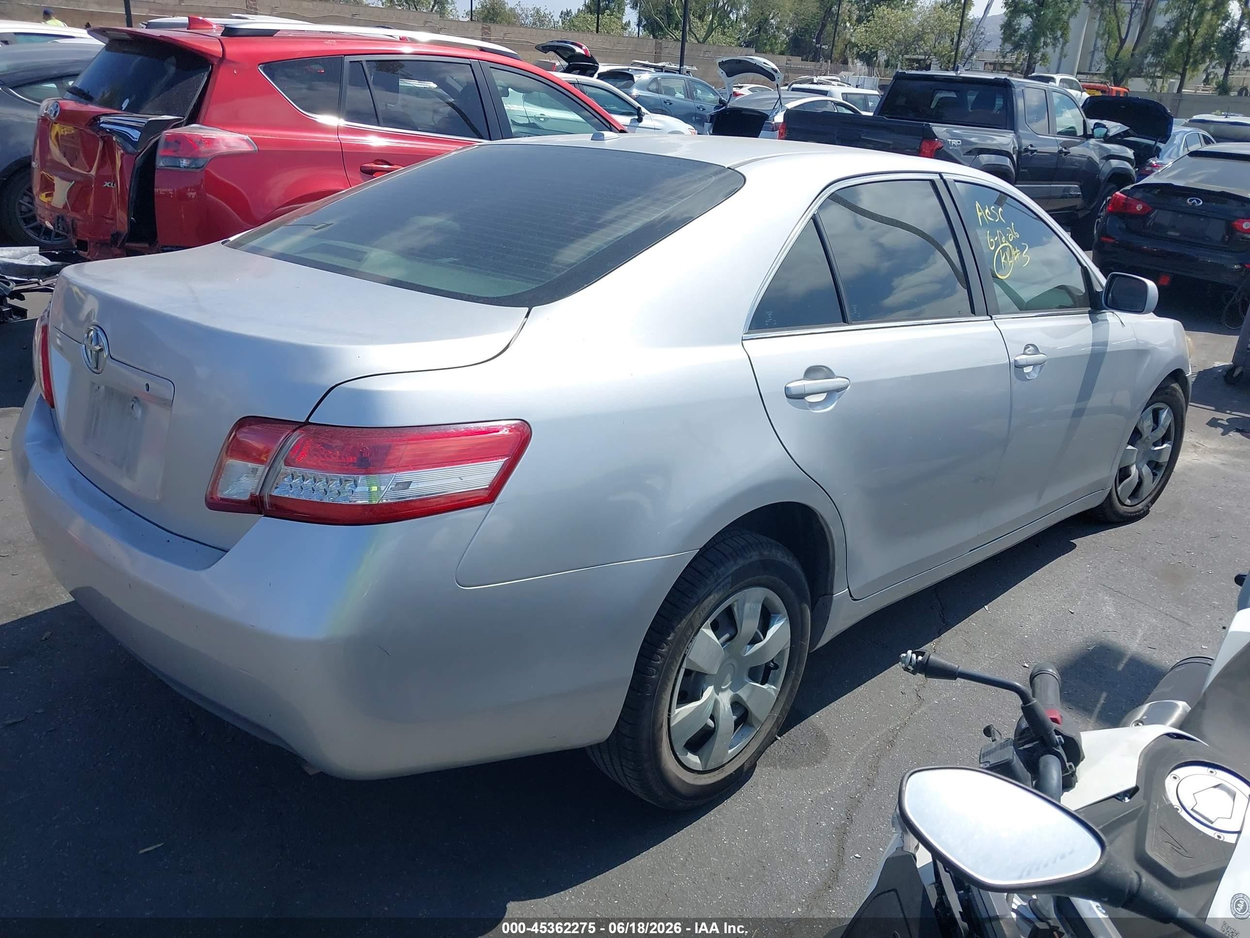 2011 Toyota Camry Le Silver vin: 4T1BF3EKXBU209899