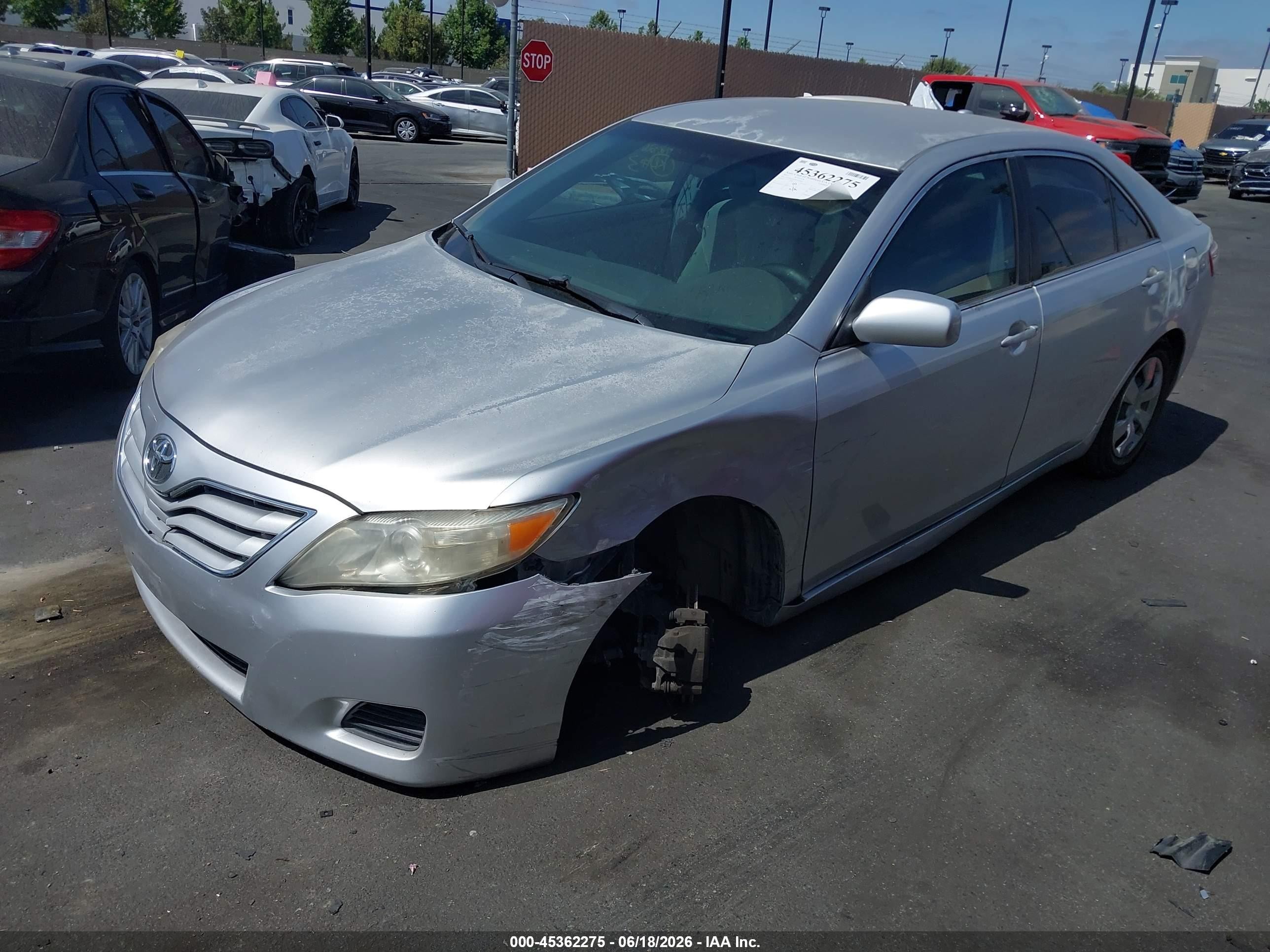 2011 Toyota Camry Le Silver vin: 4T1BF3EKXBU209899